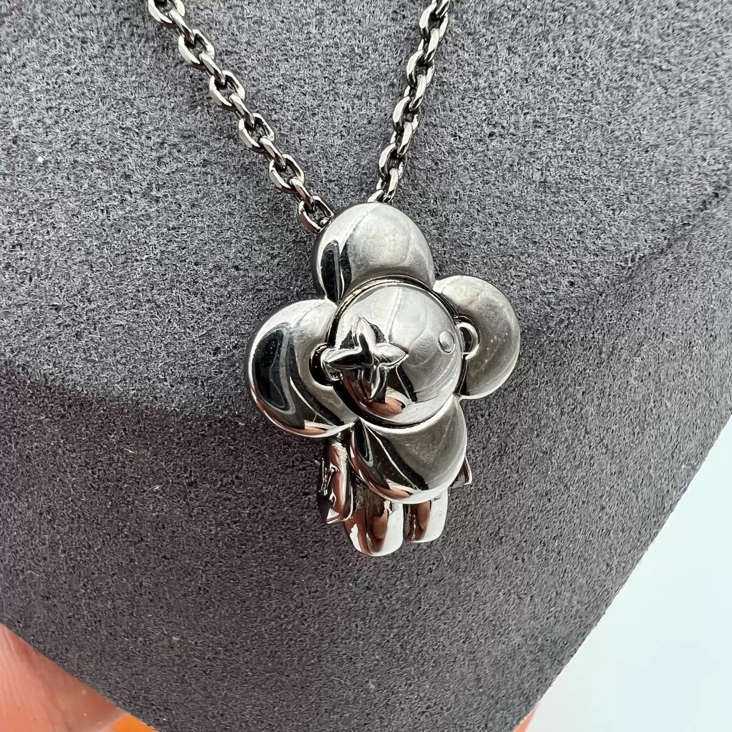 Louis Vuitton LV Vivienne New Necklace Size ONE SIZE - 2 Thumbnail