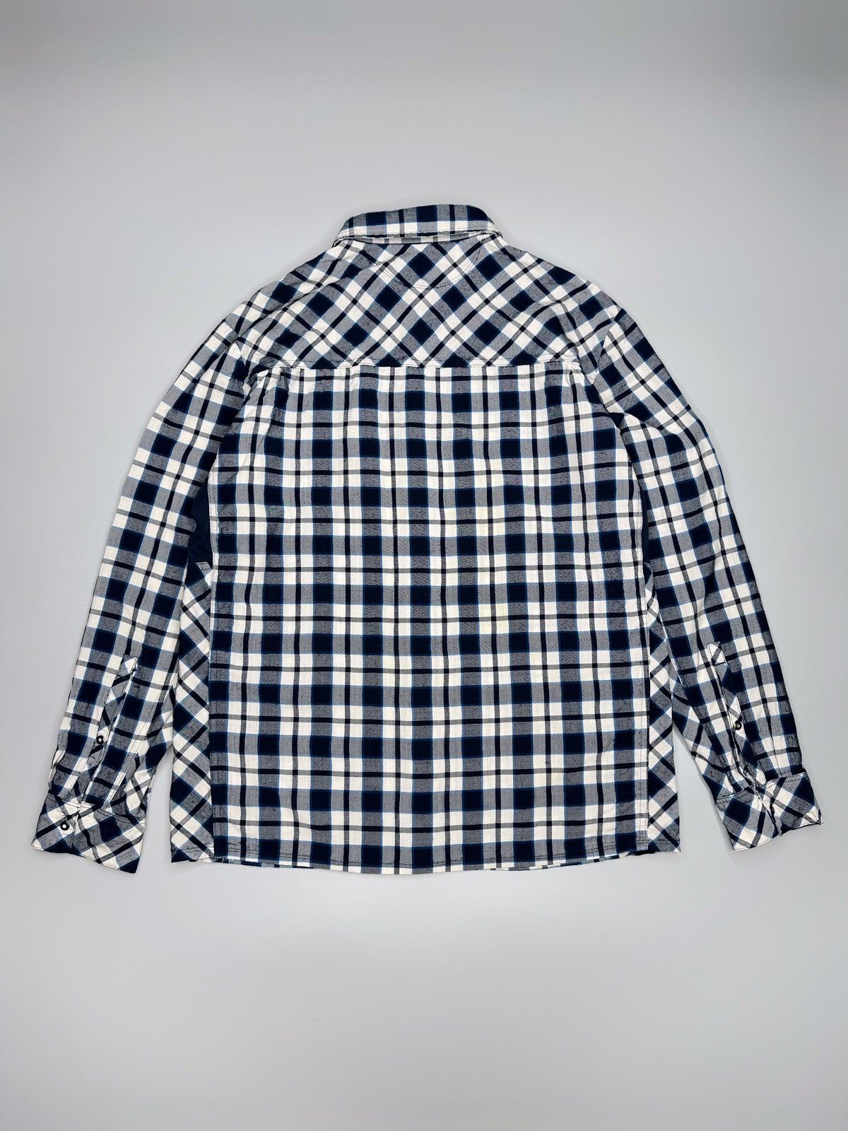 Icebreaker Icebreaker Wool Button Up Shirt Outdoor Size US L / EU 52-54 / 3 - 12 Thumbnail
