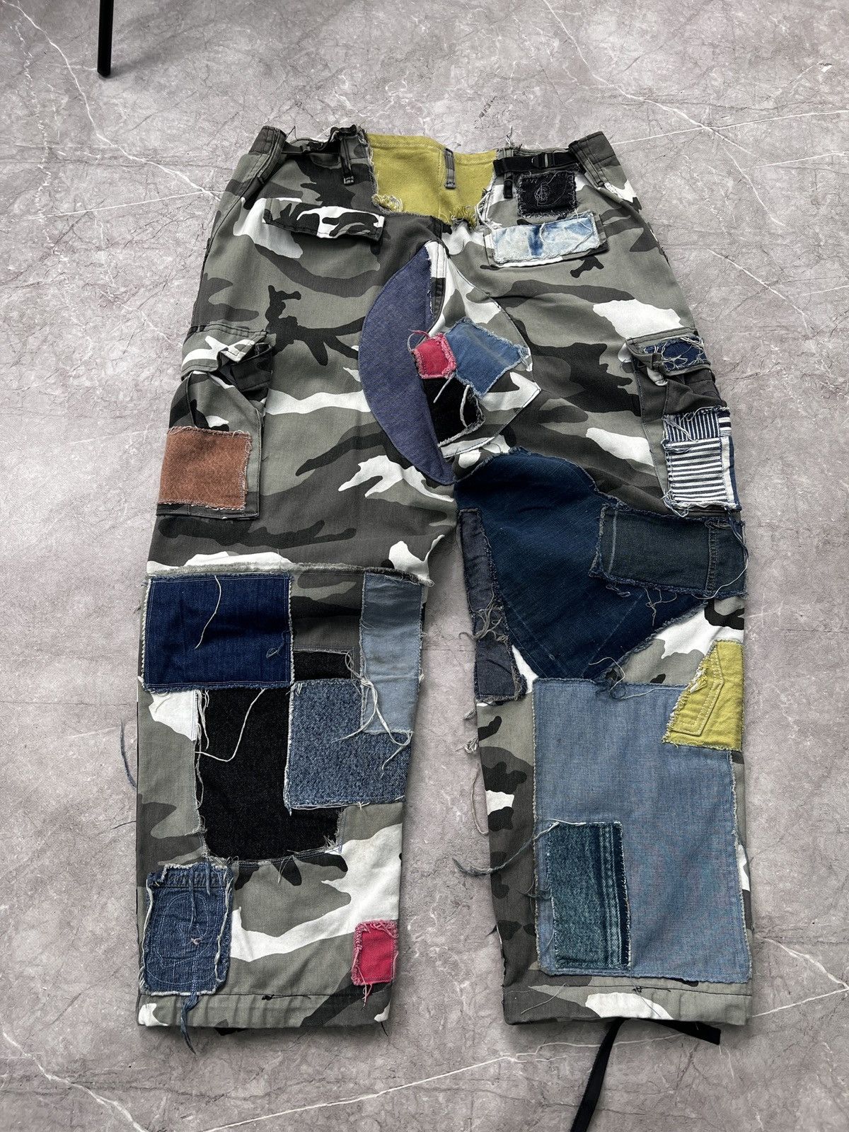 Japanese Brand VINTAGE MILITARY CUSTOM PATCHWORK JAPANESE BAGGY CARGO PANTS Size US 34 / EU 50 - 11 Thumbnail