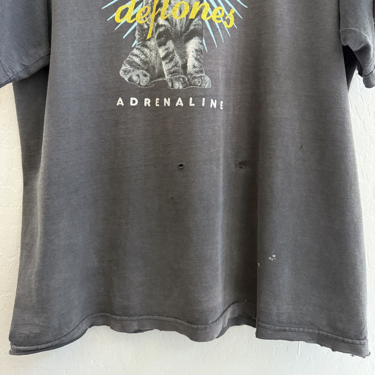 Band Tees × Giant × Vintage Vintage 1995 Deftones Adrenaline Grail Band Shirt Size XL Size US XL / EU 56 / 4 - 4 Thumbnail