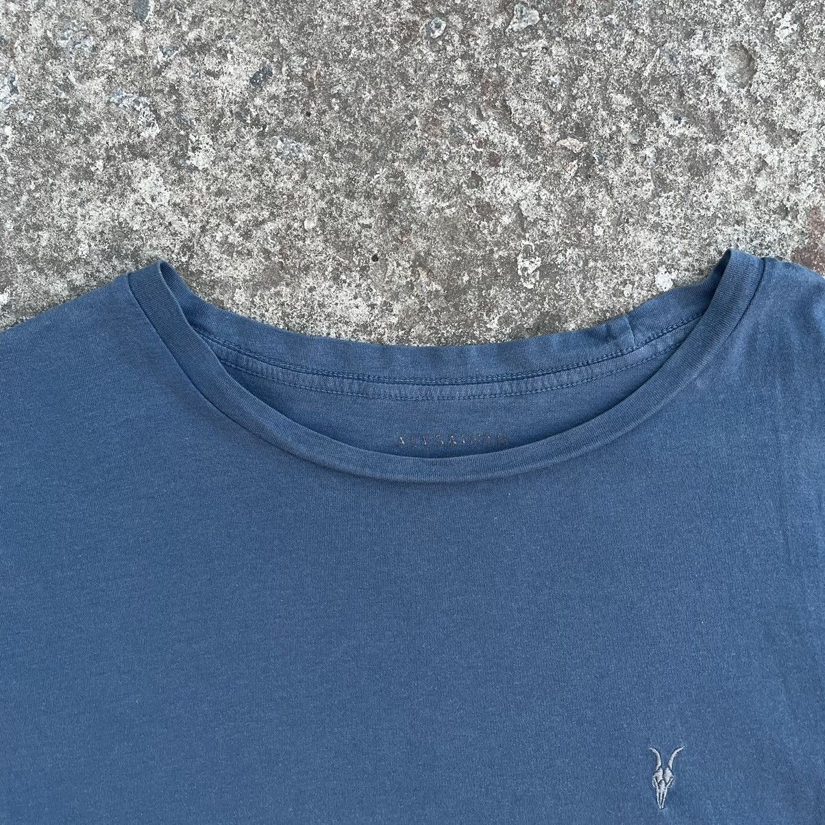 Allsaints Vintage Allsaints T-shirts Basic Fit Small Logo Y2K 90s USA Size US L / EU 52-54 / 3 - 5 Thumbnail