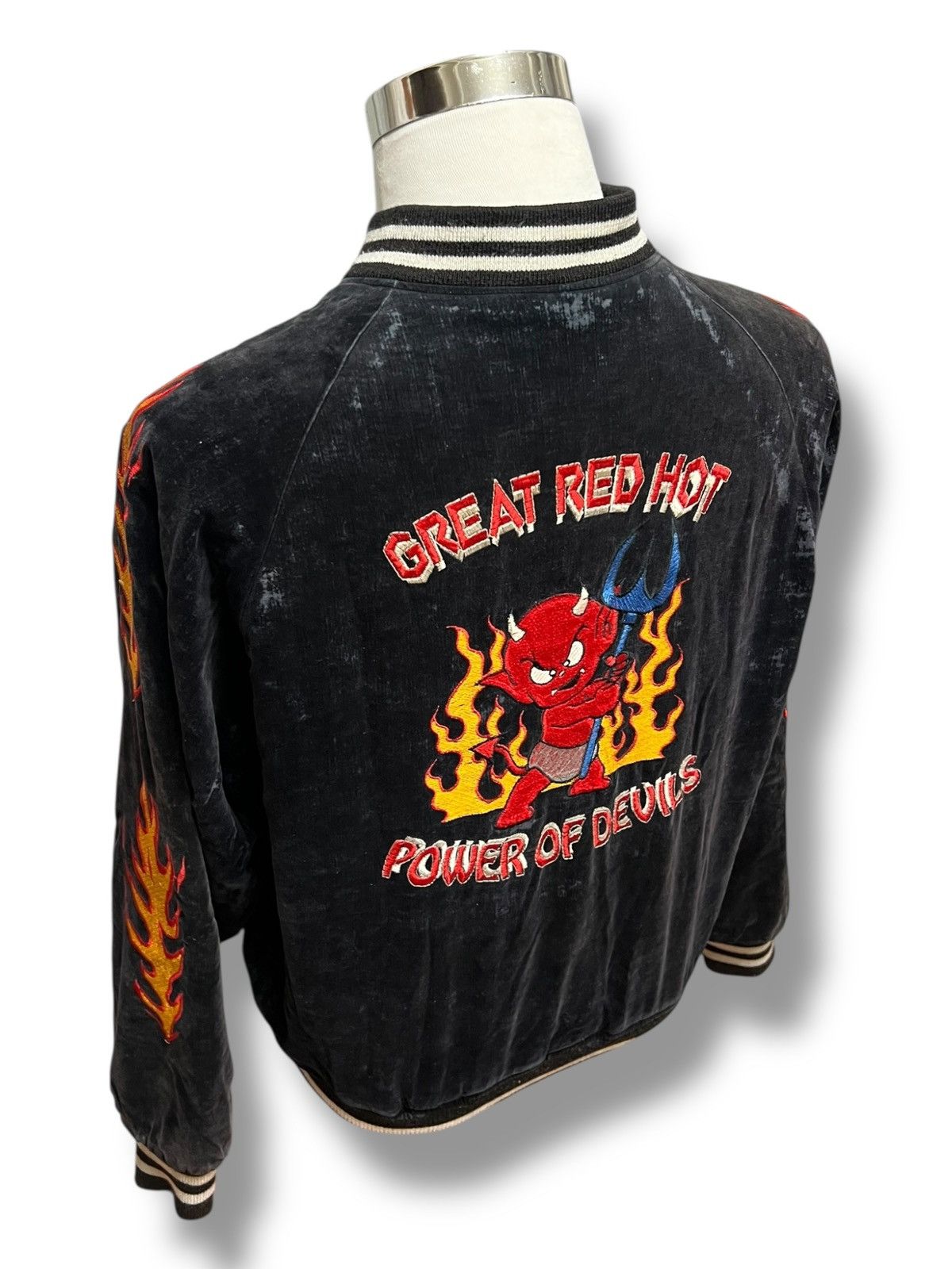 Vintage Vintage Velvet Devil Souvenir Jacket — Black / Red Flames Size US M / EU 48-50 / 2 - 10 Thumbnail