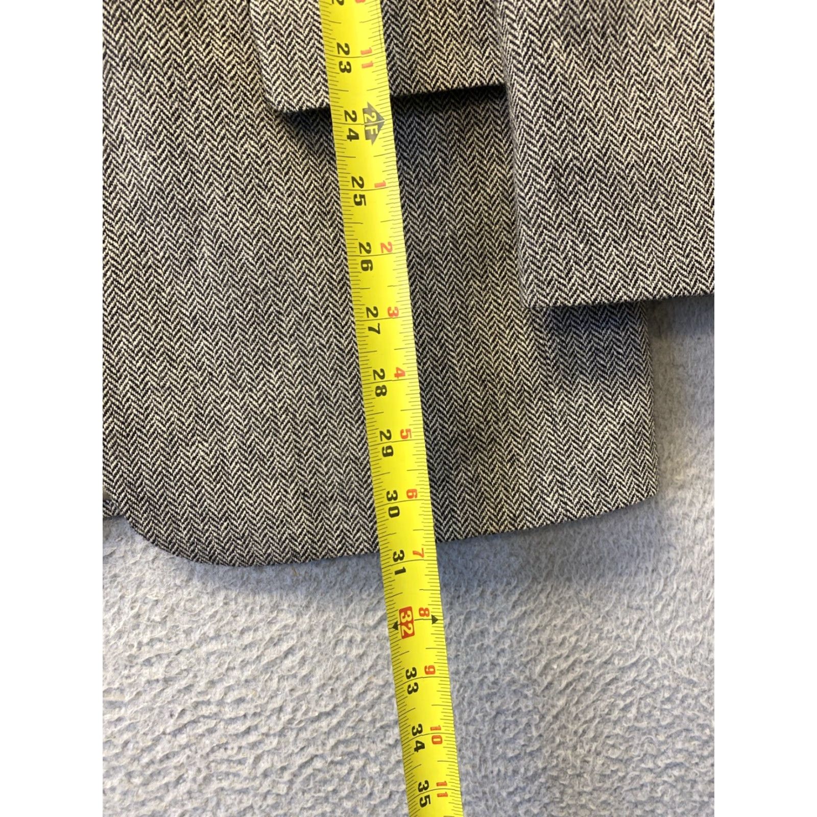 Brooks Brothers VTG Brooks Brothers Blazer Jacket Wool Herringbone Men's 39R Gray USA Vintage Classic Preppy 39 Chest Mens Size 40R - 7 Thumbnail
