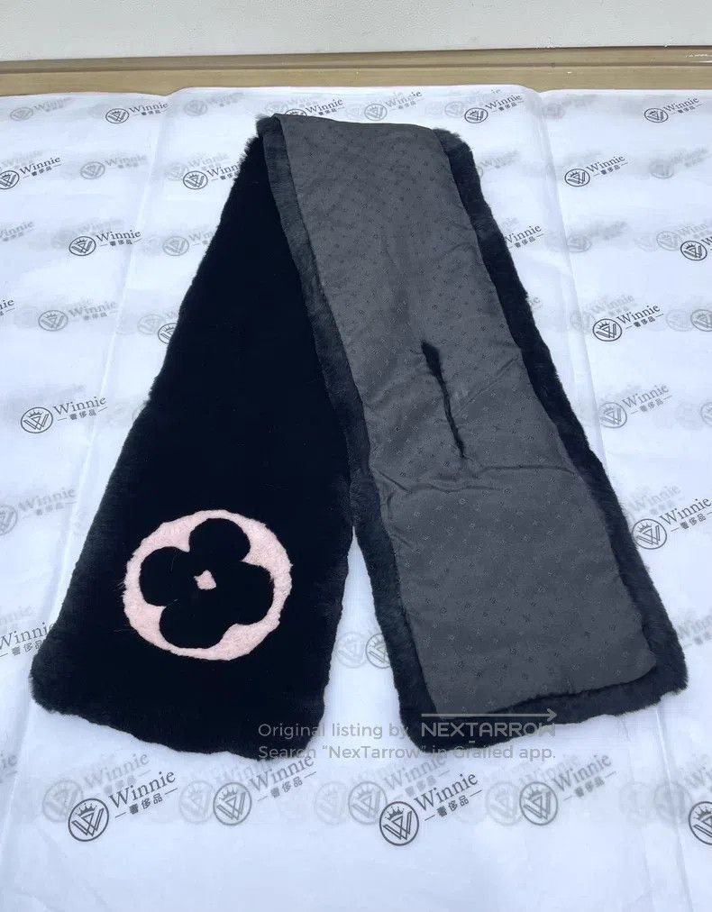 Louis Vuitton Louis Vuitton Black pink jacquard logo fur scarf Size ONE SIZE - 3 Thumbnail