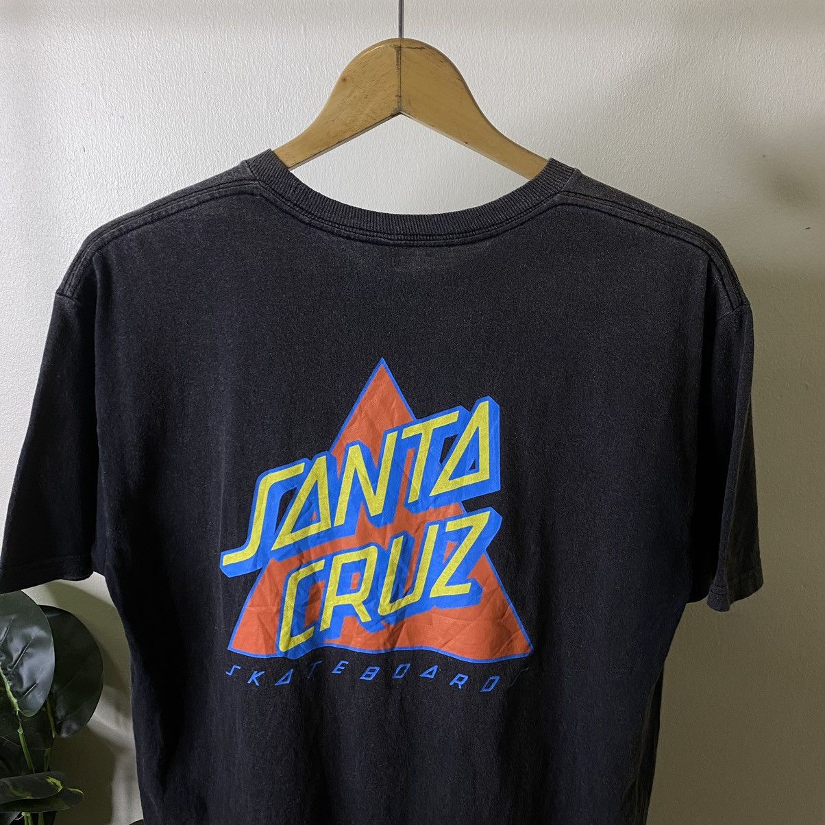 Santa Cruz Skateboards Vintage Y2K Santa Cruz Skateboards Faded Black Skater Tee Size US M / EU 48-50 / 2 - 2 Thumbnail