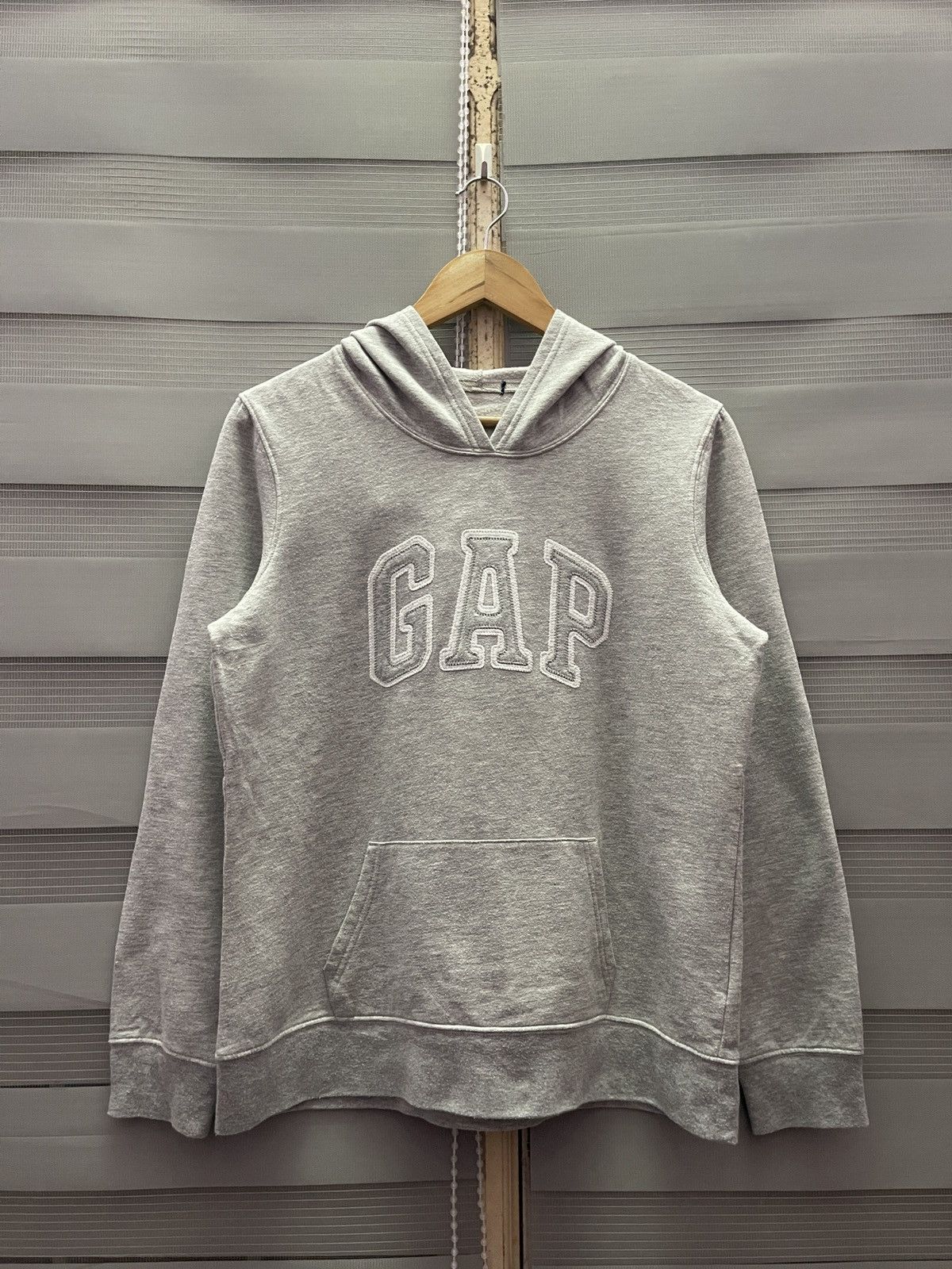 Gap × Vintage Vintage Y2K Gap Spellout Hoodie Size US M / EU 48-50 / 2 - 1 Thumbnail