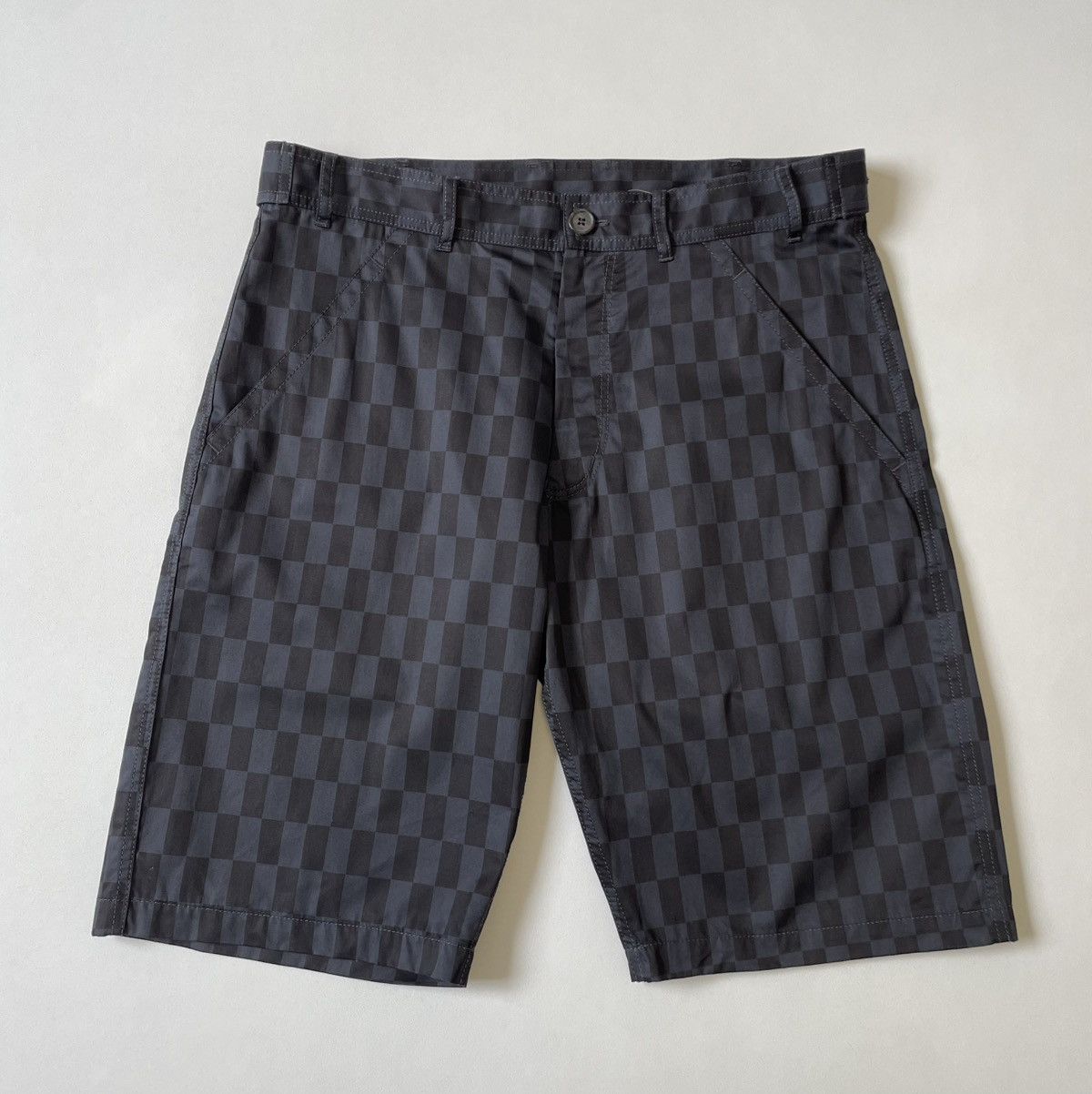 Comme des Garcons ‘Checkerboard Print’ Baggy Utility Shorts Size US 32 / EU 48 - 2 Thumbnail