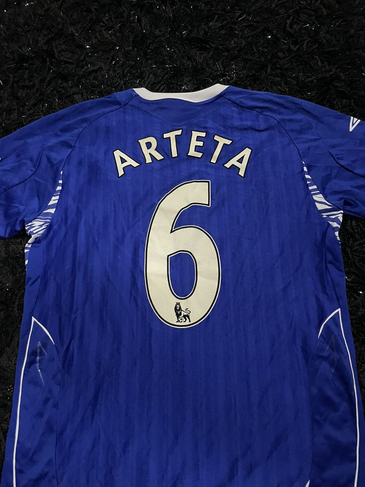 Umbro Everton home player issue Mikel Arteta Jersey Umbro sz 38 Size US M / EU 48-50 / 2 - 11 Thumbnail