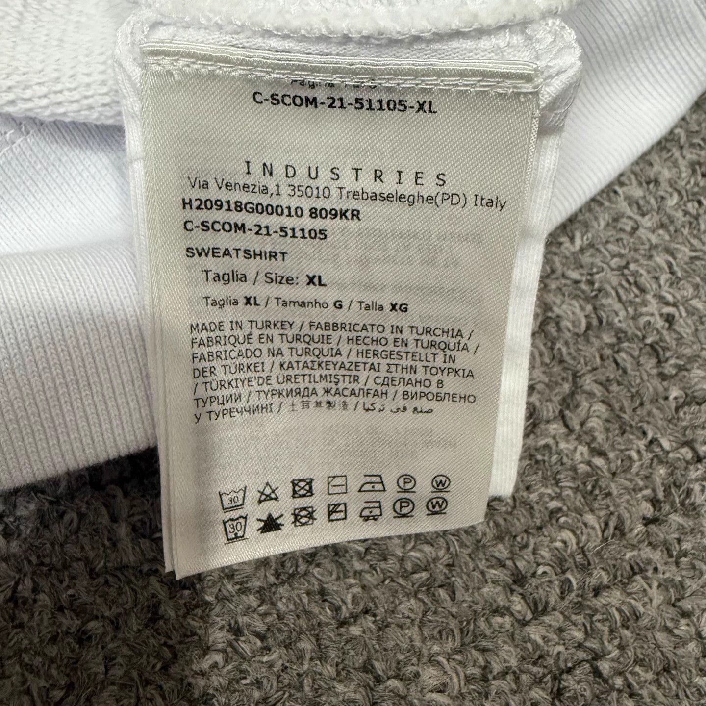 Moncler Moncler White Chest Logo Longsleeve XL x2 XXL x1 Size US XL / EU 56 / 4 - 4 Thumbnail