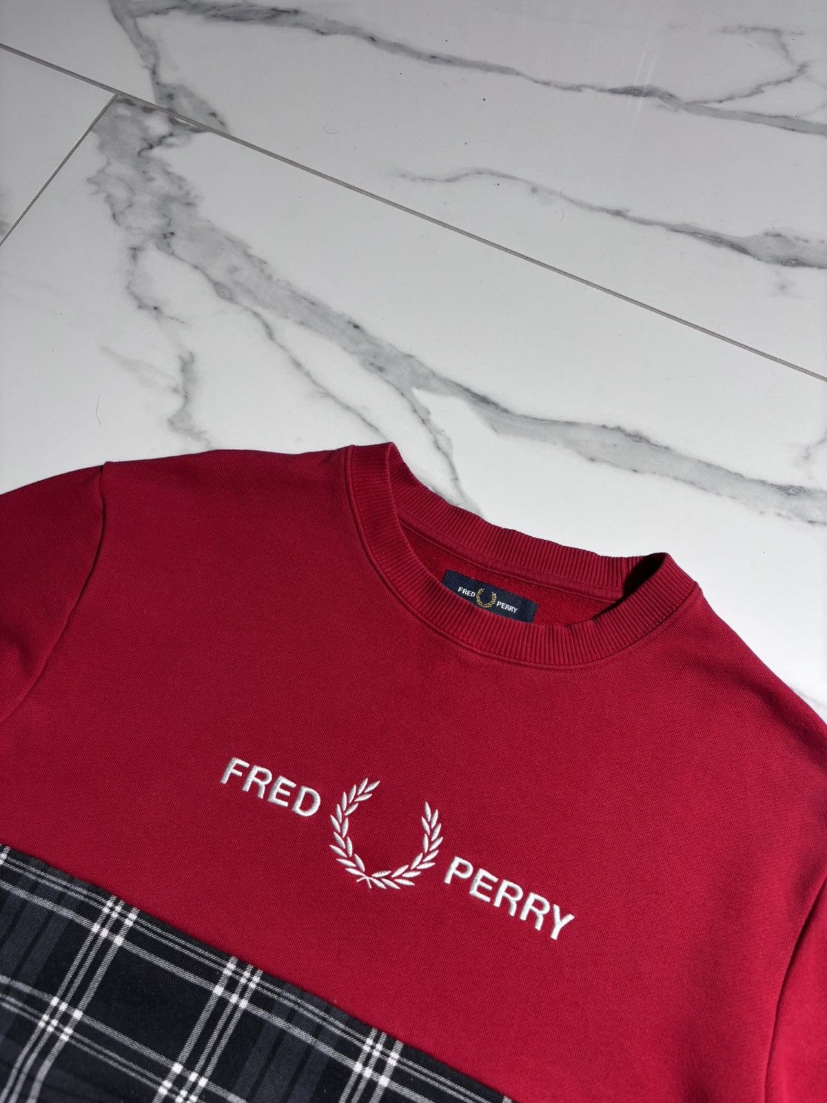 Fred Perry Vintage Fred Perry Sweatshirt Embroidered Logo Crewneck Y2K Size US M / EU 48-50 / 2 - 3 Thumbnail