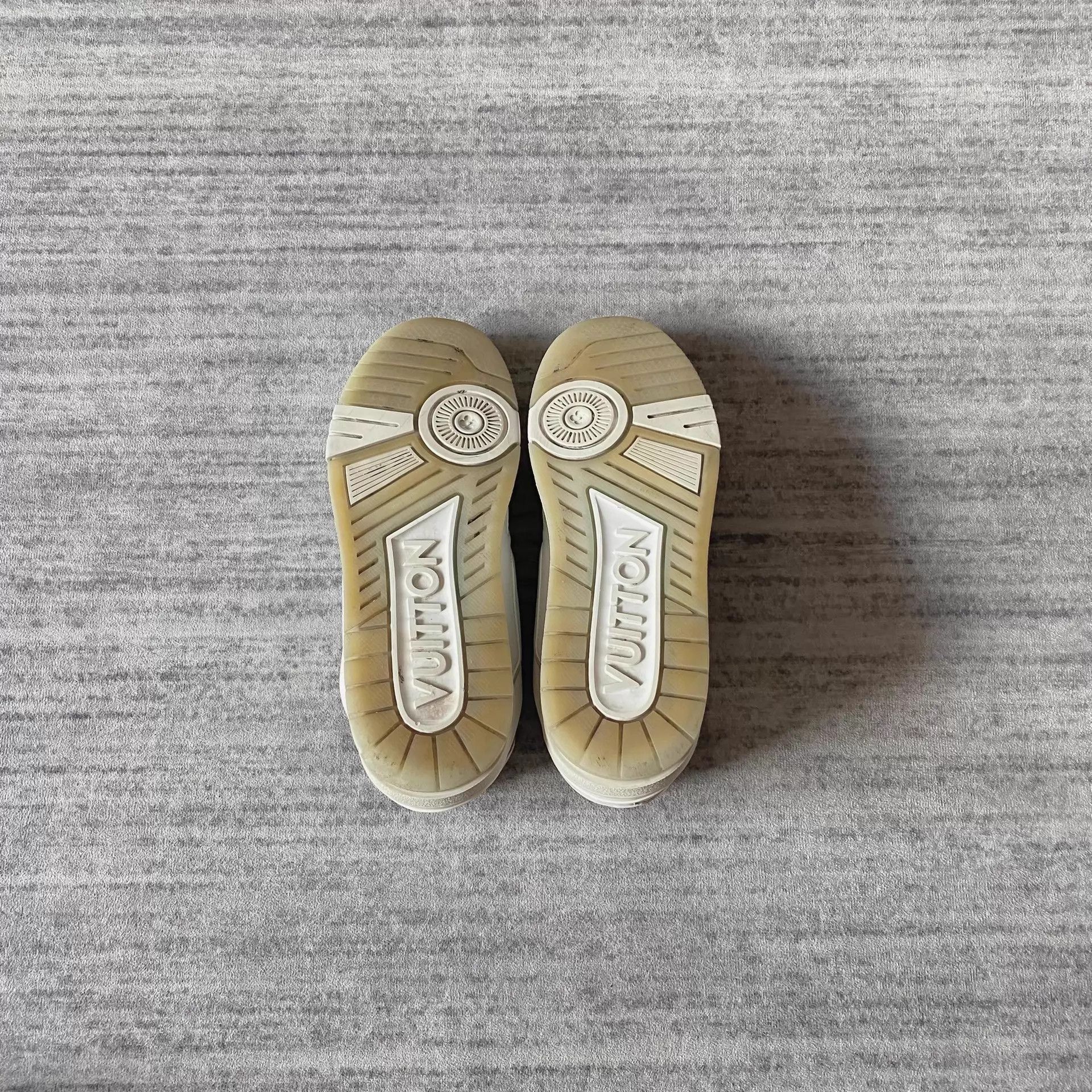 Louis Vuitton LV White Vintage Trainer Size UK6 (Nike 40-41) 3W Size US 7 / EU 40 - 6 Thumbnail