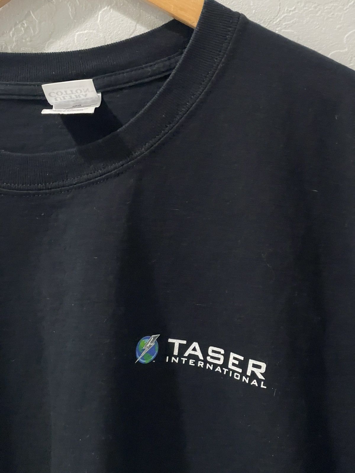 Gildan × Vintage Vintage Taser International “Warning Label” Hazard Shirt 2XL Size US XXL / EU 58 / 5 - 2 Thumbnail
