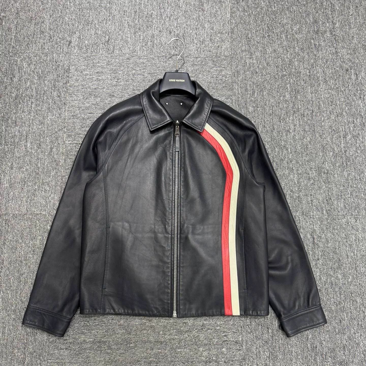 Louis Vuitton louis vuitton reversible lambskin jacket Size US L / EU 52-54 / 3 - 1 Thumbnail