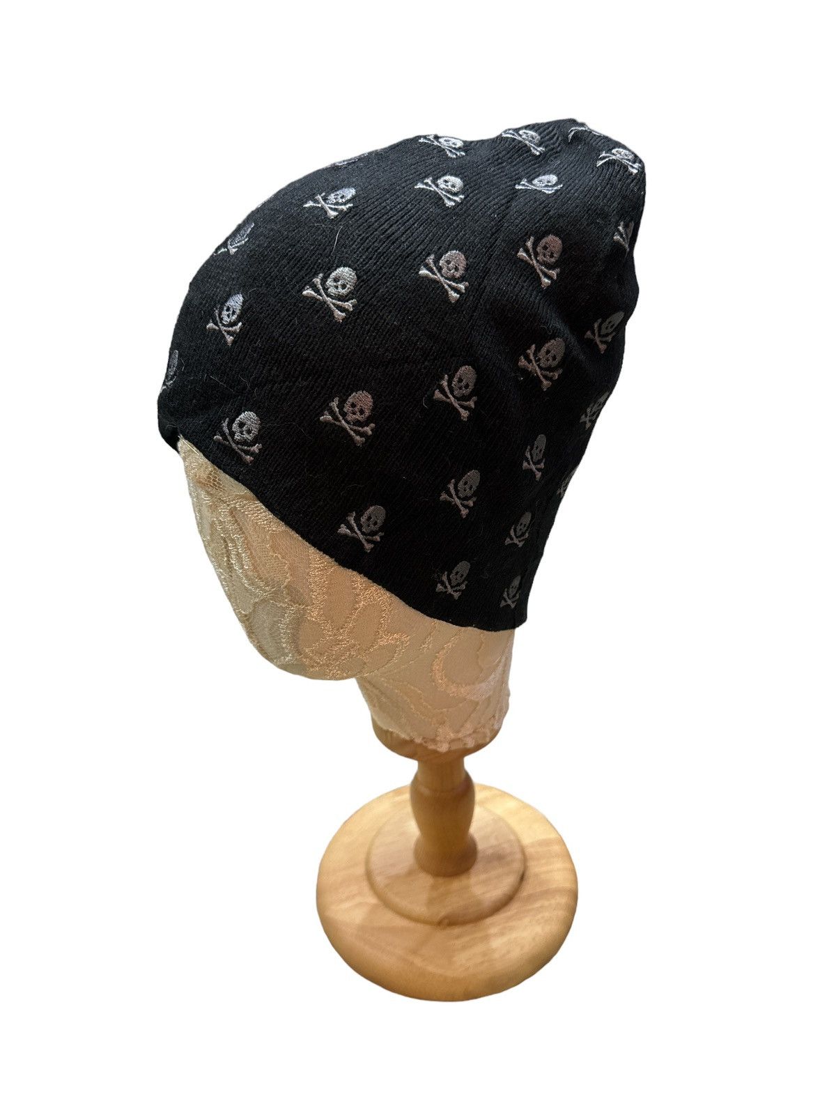 Vintage FULL SKULLS EMBROIDERED BEANIE HAT Size ONE SIZE - 2 Thumbnail