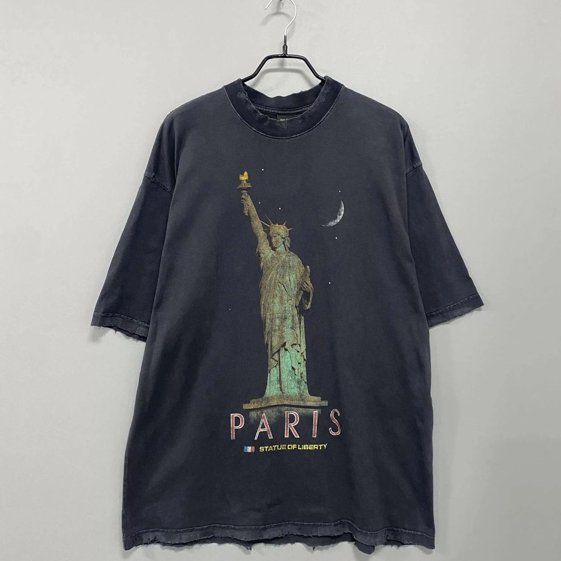 Balenciaga Balenciaga Statue of Liberty Distressed SS Tee S Size US S / EU 44-46 / 1 - 1 Thumbnail