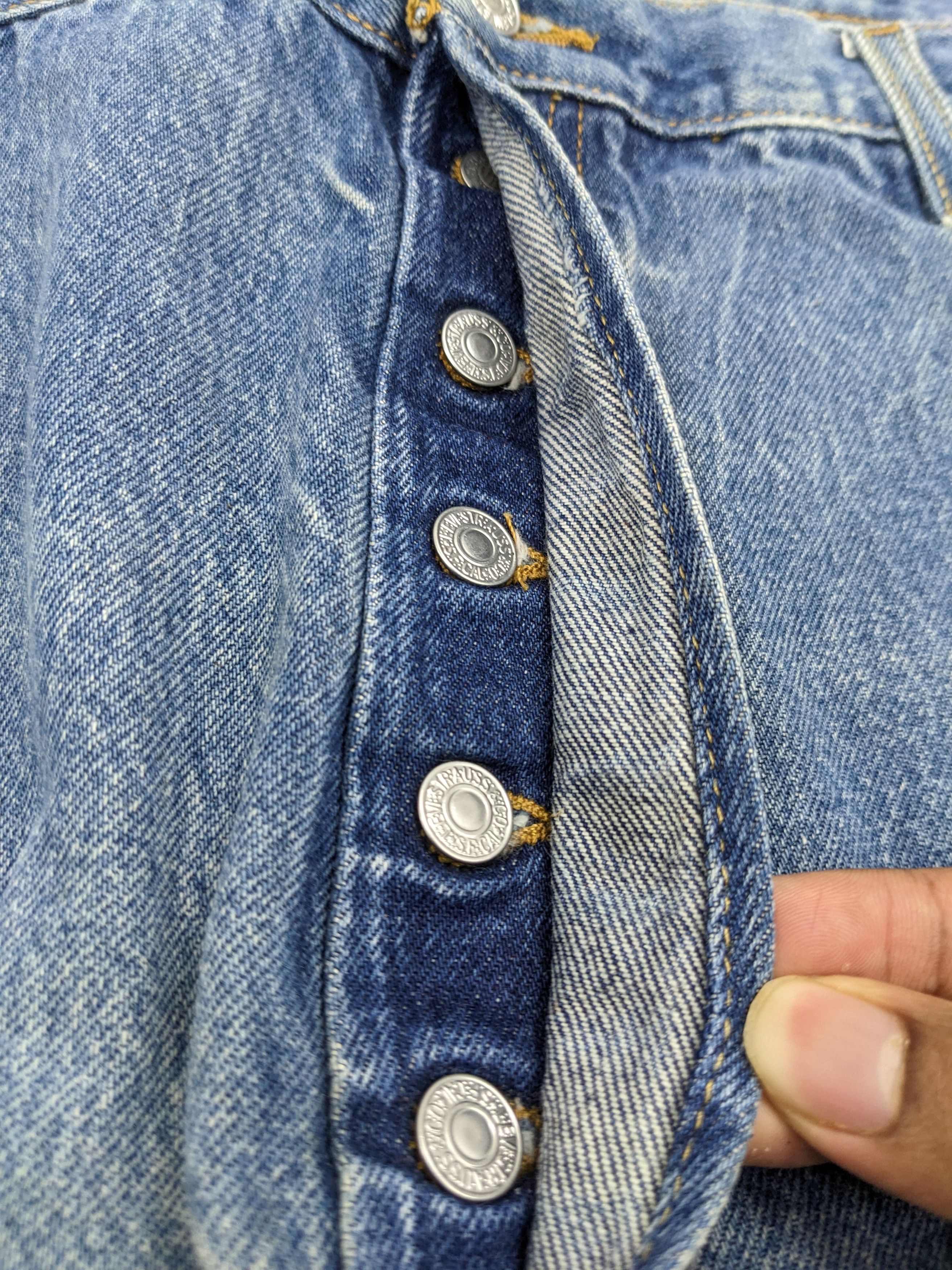 Levi's × Vintage Vintage Levi's 501 Faded Blue Denim DJ0018Z Size US 39 - 13 Thumbnail