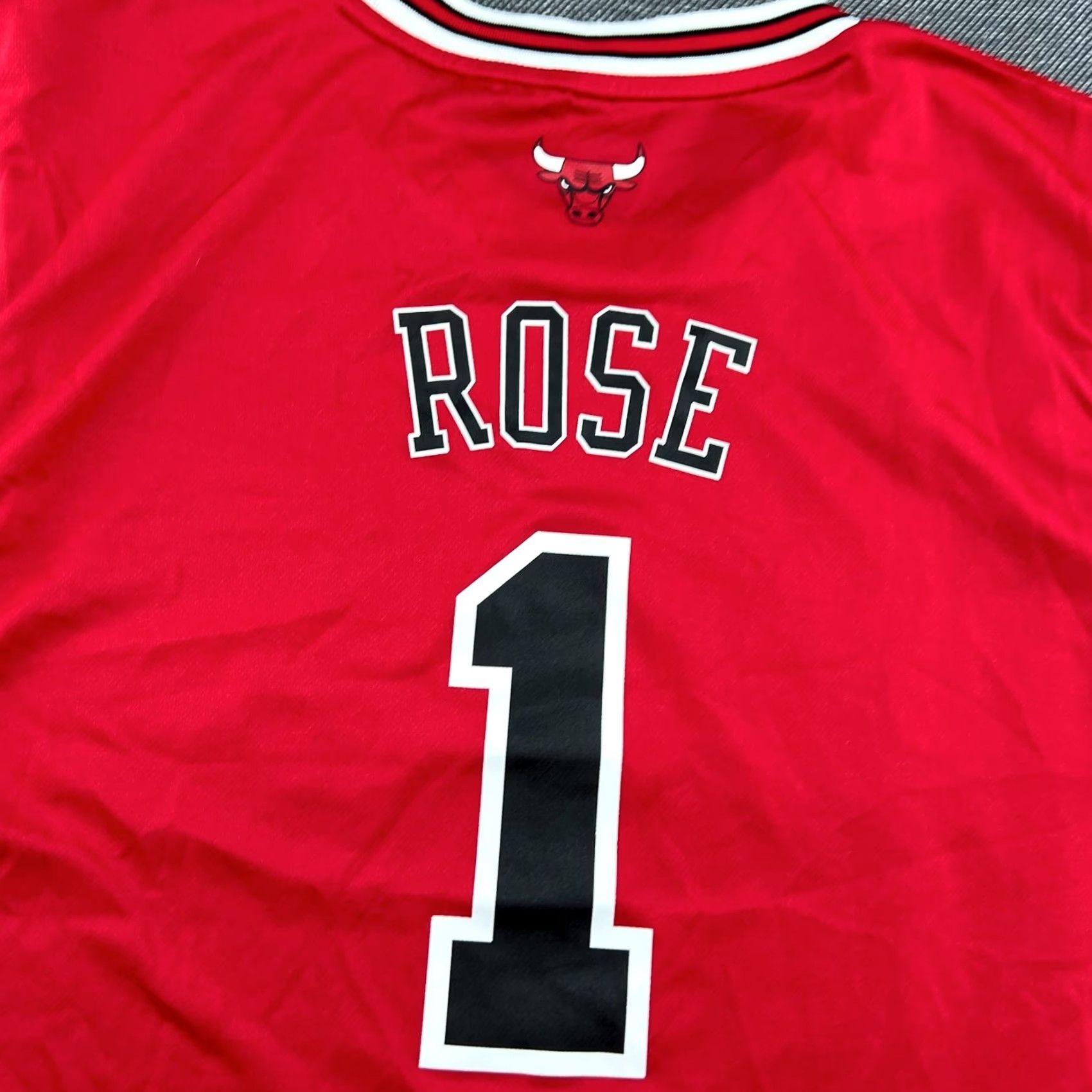 Adidas Nike Bulls 2011 Derrick Rose #1 Basketball Jersey Mens XL Red Tank Top Adidas Size US XL / EU 56 / 4 - 7 Thumbnail