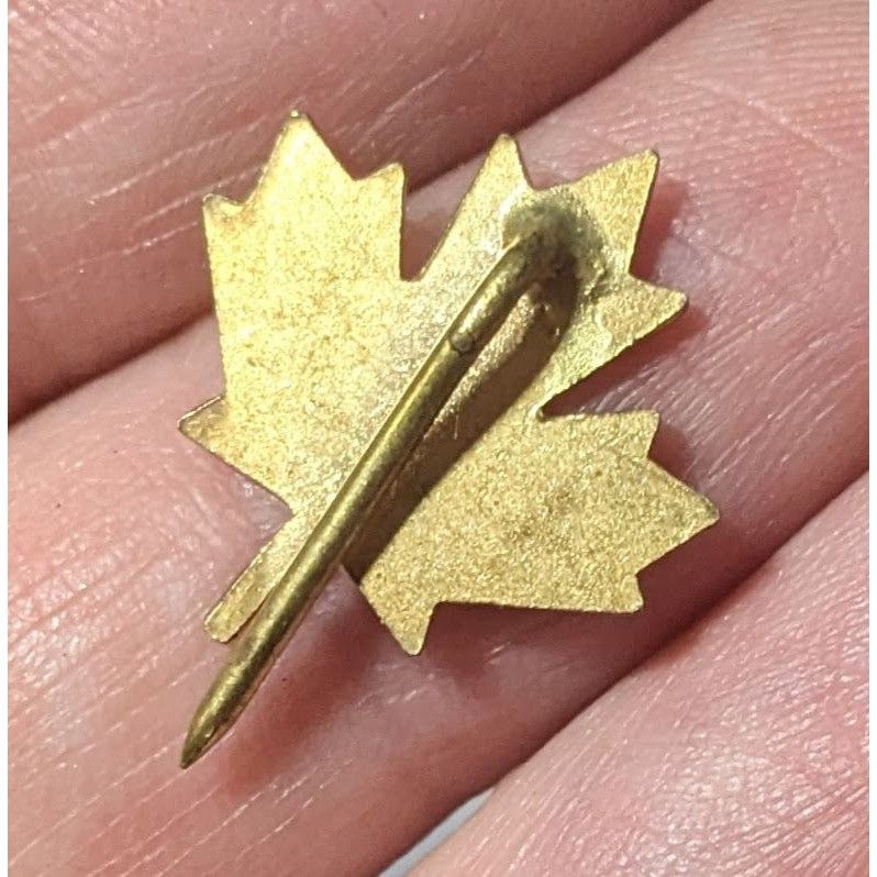 Other Vintage Canadian Souvenir Gold Tone Lapel PIn Size ONE SIZE - 4 Thumbnail