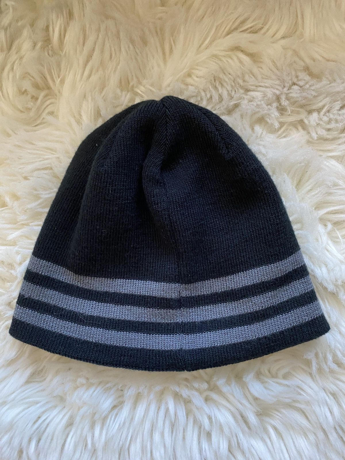 Adidas Vintage Reversible Adidas Beanie Three Stripe Y2K Size ONE SIZE - 2 Thumbnail