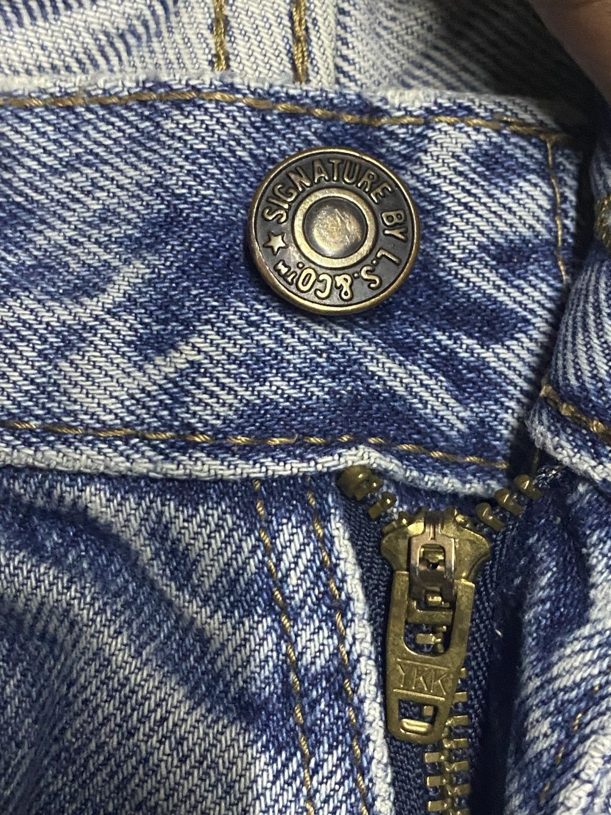 Levi's Vintage Levis Signature Faded Wash Distressed Loose Jeans Size US 34 / EU 50 - 8 Thumbnail