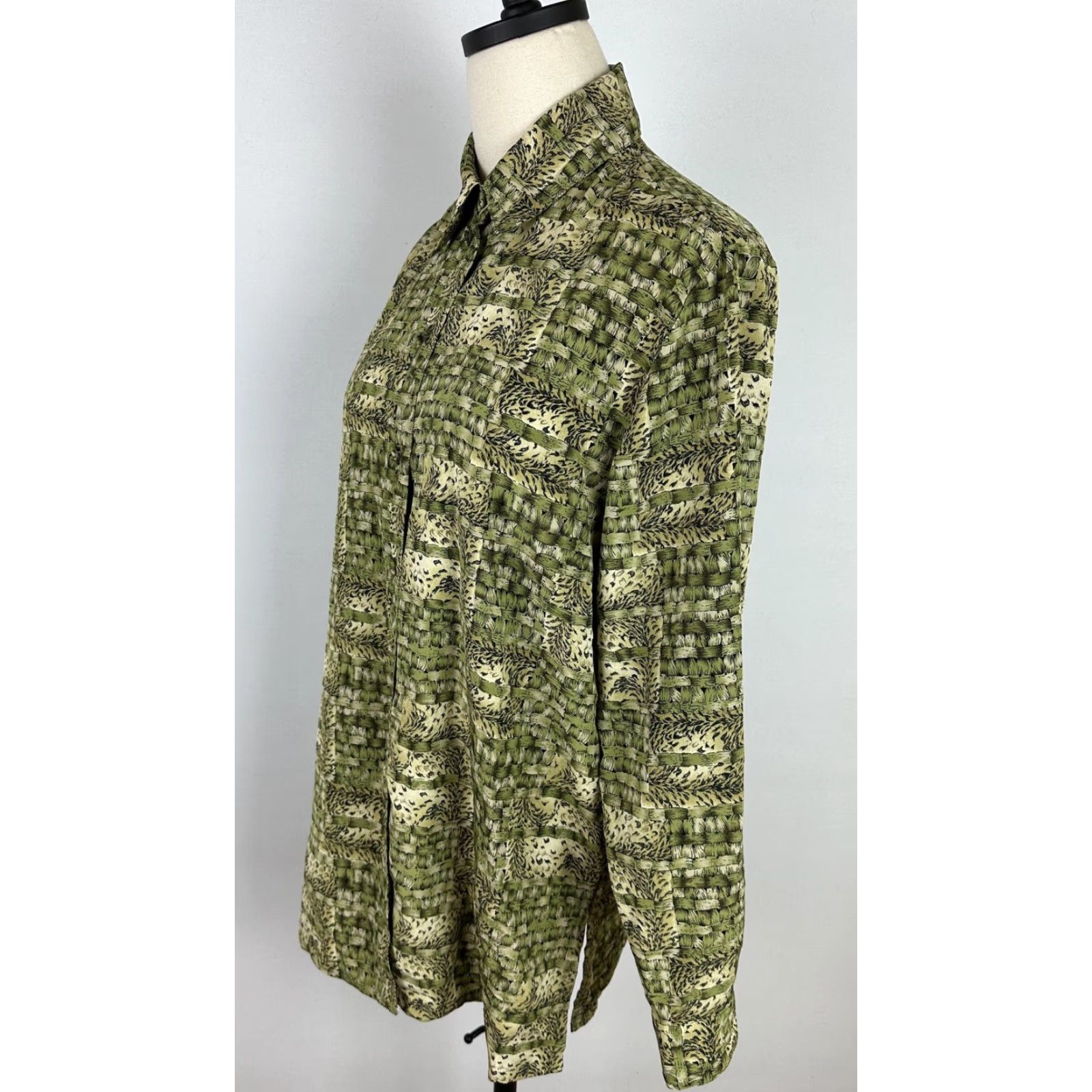 Vintage VINTAGE Liz Baker Blouse Boxy Long Sleeve Collared 90s Leopard Animal Print Green Medium Womens Size M / US 6-8 / IT 42-44 - 4 Thumbnail
