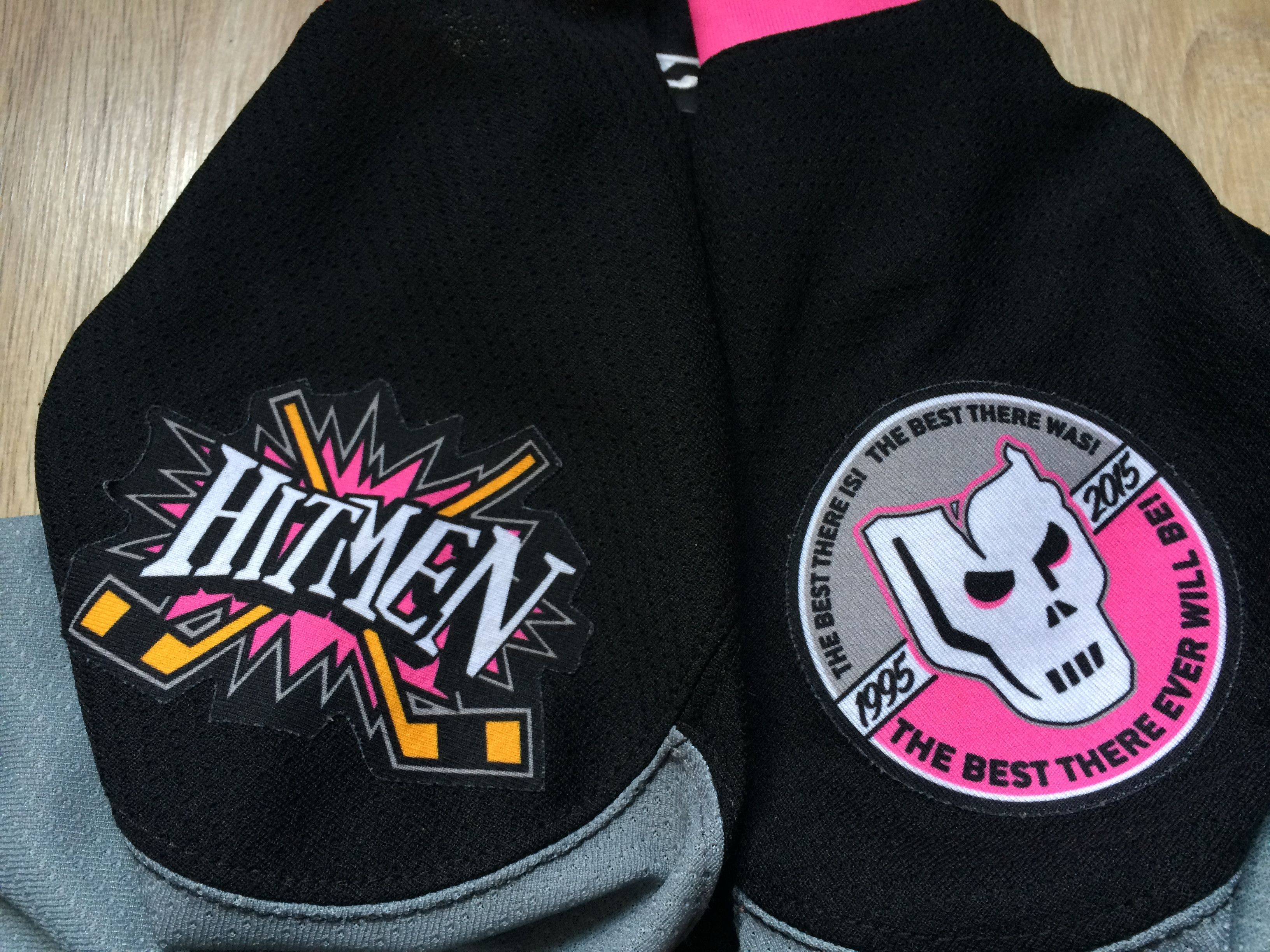 Ccm × NHL × Vintage Vintage Calgary Hitmen CCM Womens Hockey Jersey Size XXL / US 16-18 / IT 52-54 - 8 Thumbnail