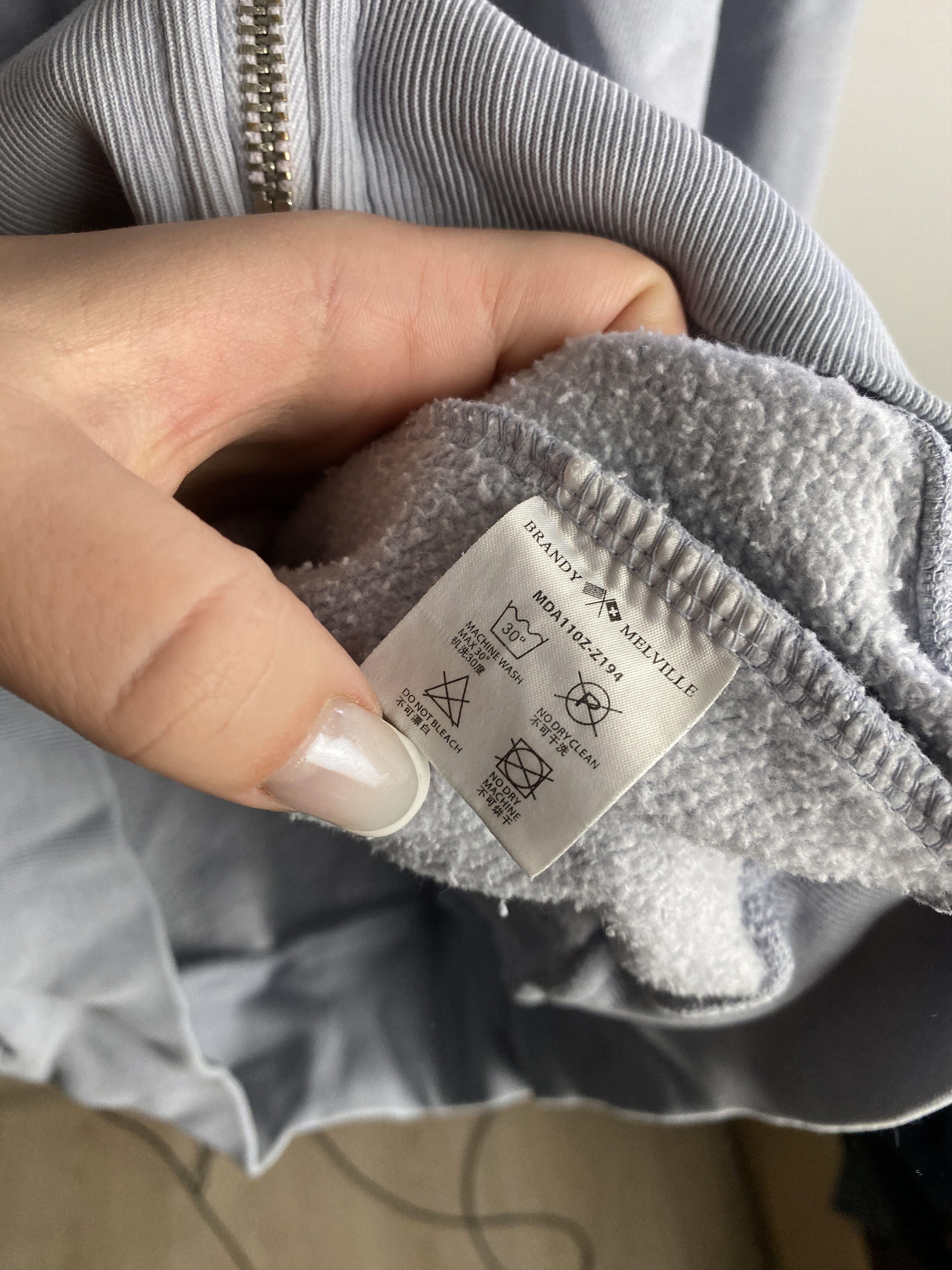 Other Brandy Melville zip-up hoodie thick heavy boxy oversized Size US XL / EU 56 / 4 - 4 Thumbnail