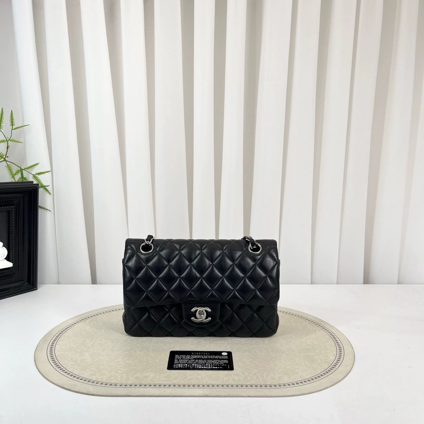 Chanel Pre-loved Bag Very good condition Size ONE SIZE - 1 Thumbnail