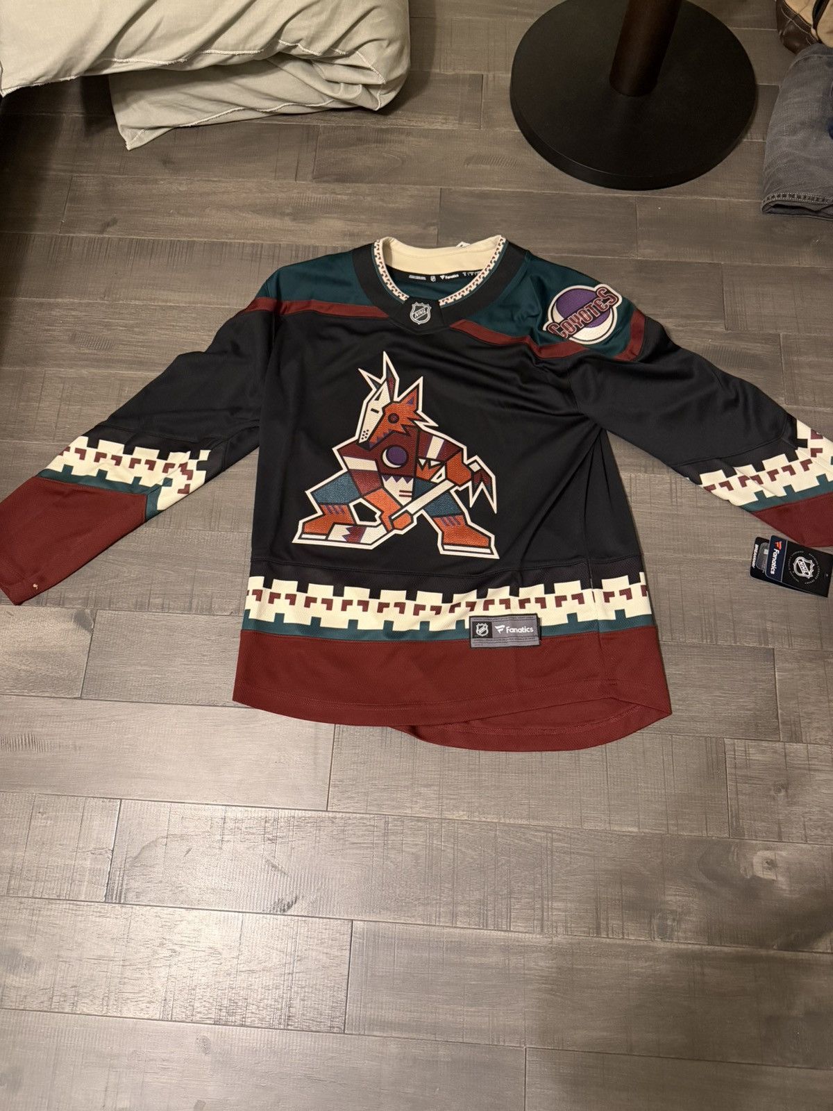 Other Fanatics Breakaway NHL Arizona Coyotes Logo Jersey 2021/22 Size US S / EU 44-46 / 1 - 1 Thumbnail