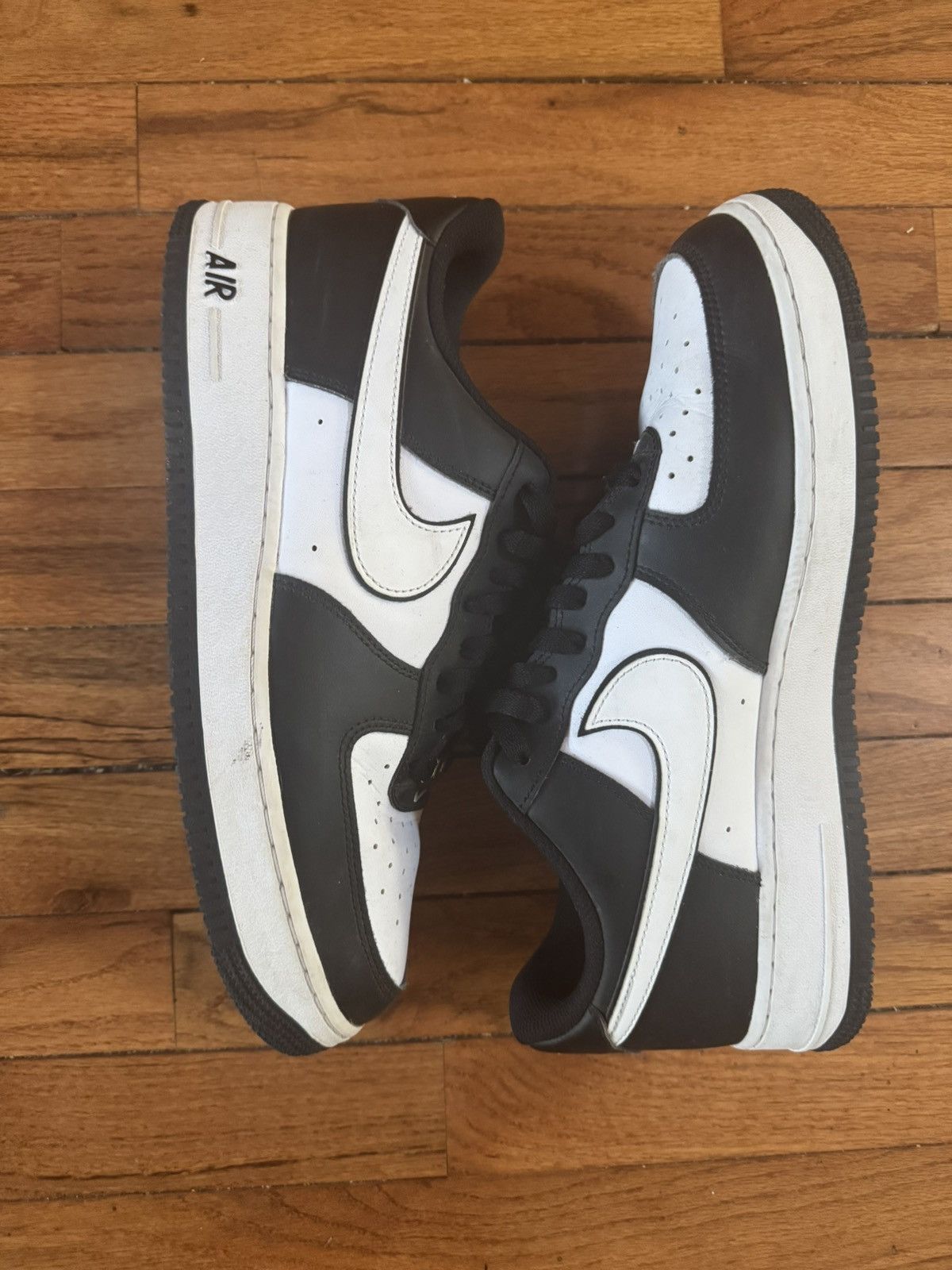 Nike Nike Air Force 1 Low ‘09 Panda White Swoosh Size US 11 / EU 44 - 1 Thumbnail