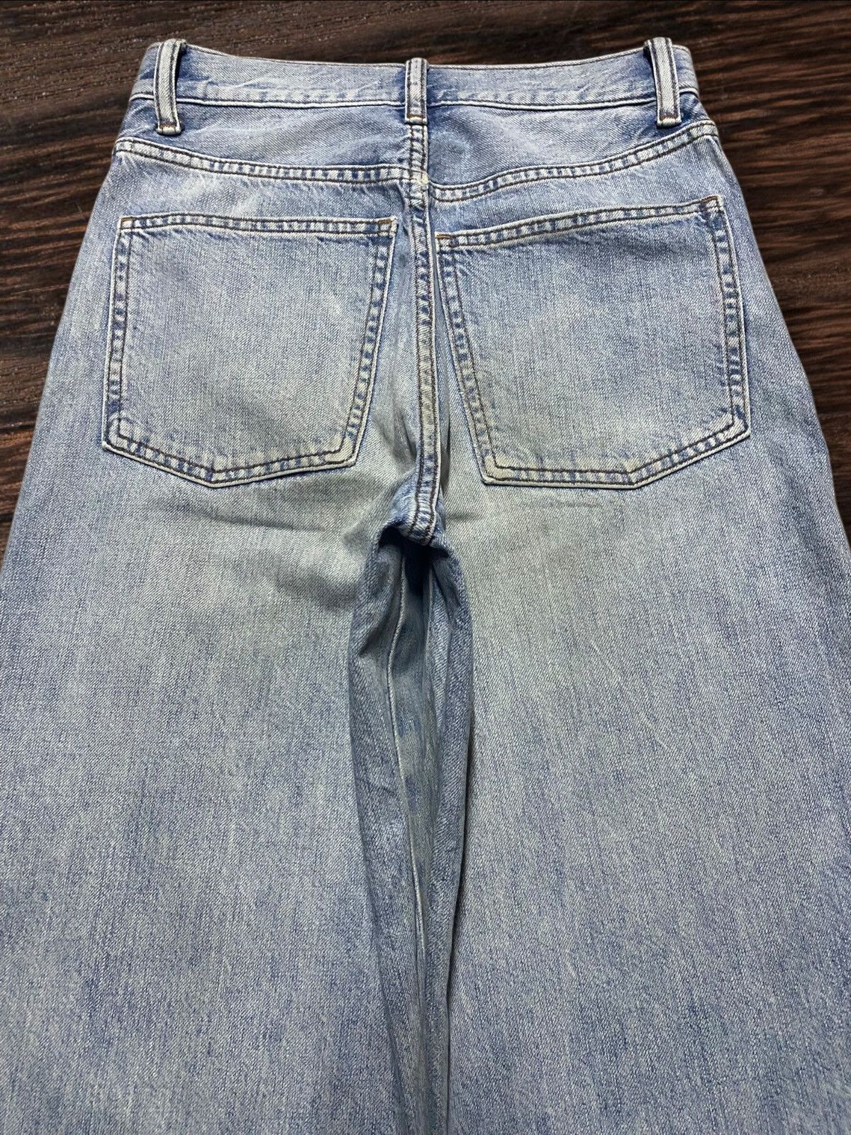 Uniqlo Vintage Uniqlo Light Wash Super Baggy Jeans Size 26" / US 2 / IT 38 - 4 Thumbnail
