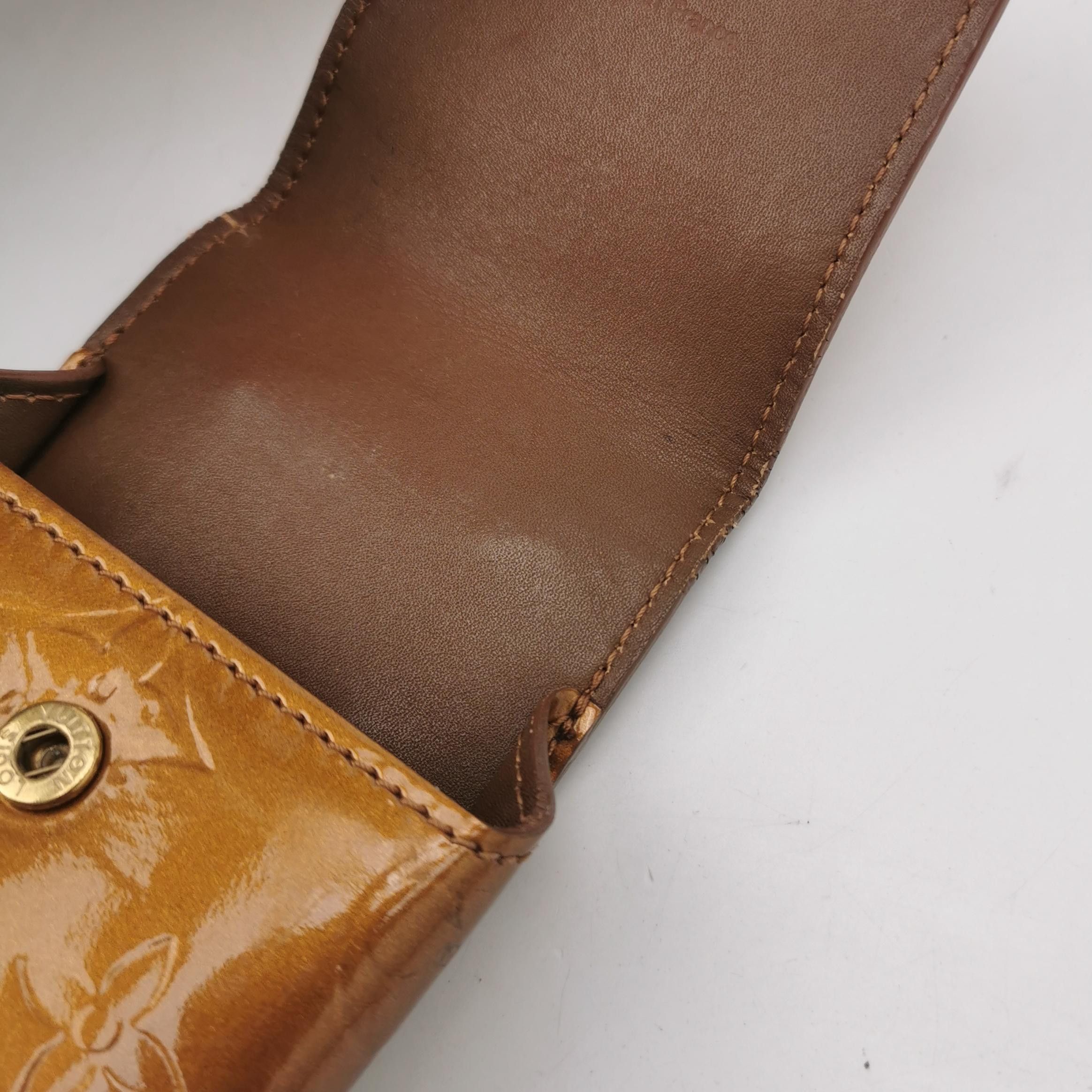 Louis Vuitton Louis Vuitton (LV) Patent leather old flower embossed cigar Size ONE SIZE - 8 Thumbnail
