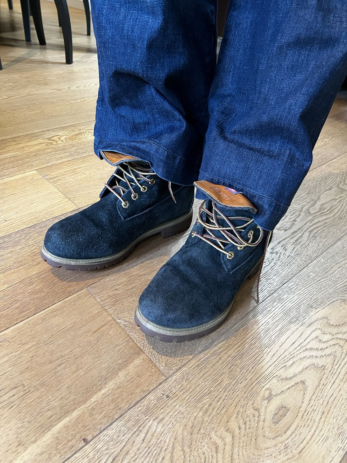 Timberland Unique Pair of Timberland Classic Suede Fluffy Black Size US 8.5 / EU 41-42 - 1 Thumbnail
