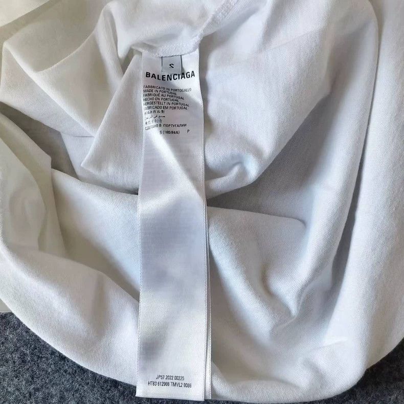 Balenciaga Balenciaga White WFP Collaboration Short Sleeve Size US S / EU 44-46 / 1 - 4 Thumbnail