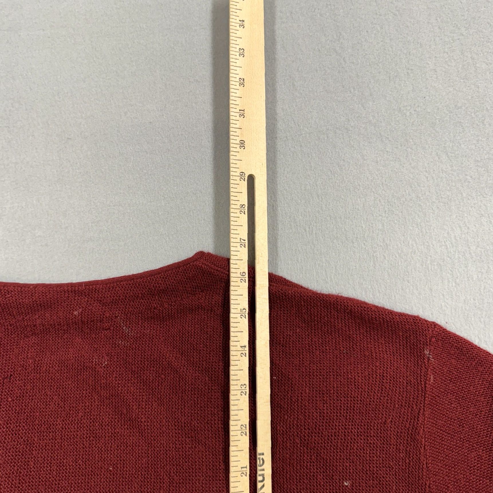 Izod VINTAGE Izod Sweater Mens Large Red Button Front Cardigan Crest Logo USA 80s Size US L / EU 52-54 / 3 - 7 Thumbnail