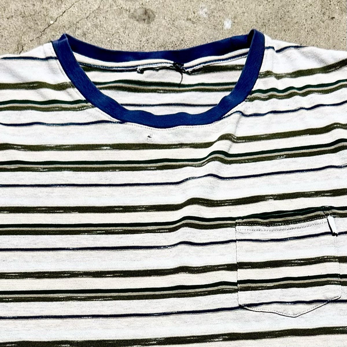 Vintage VINTAGE DISTRESSED STRIPED POCKET TEE! Size US L / EU 52-54 / 3 - 4 Thumbnail