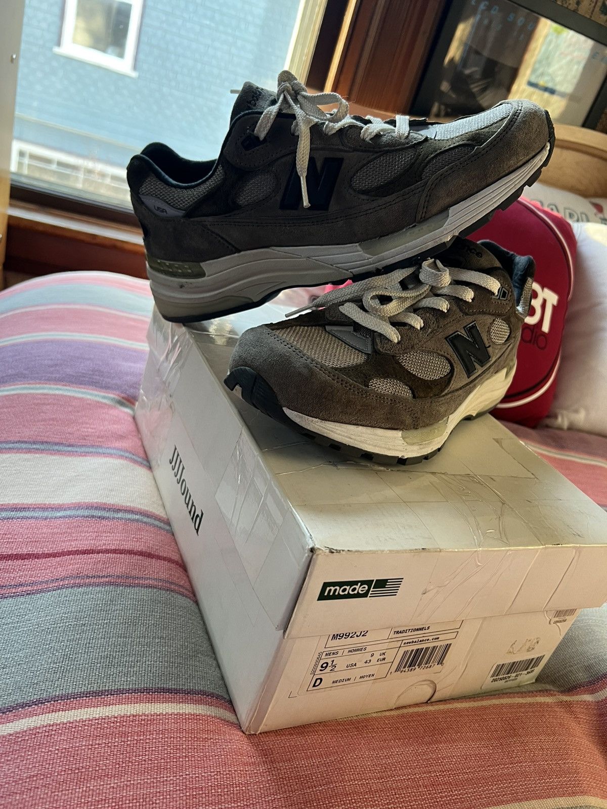 JJJJound × New Balance New Balance 992 JJJJound Grey - M992J2 Size US 9.5 / EU 42-43 - 16 Thumbnail