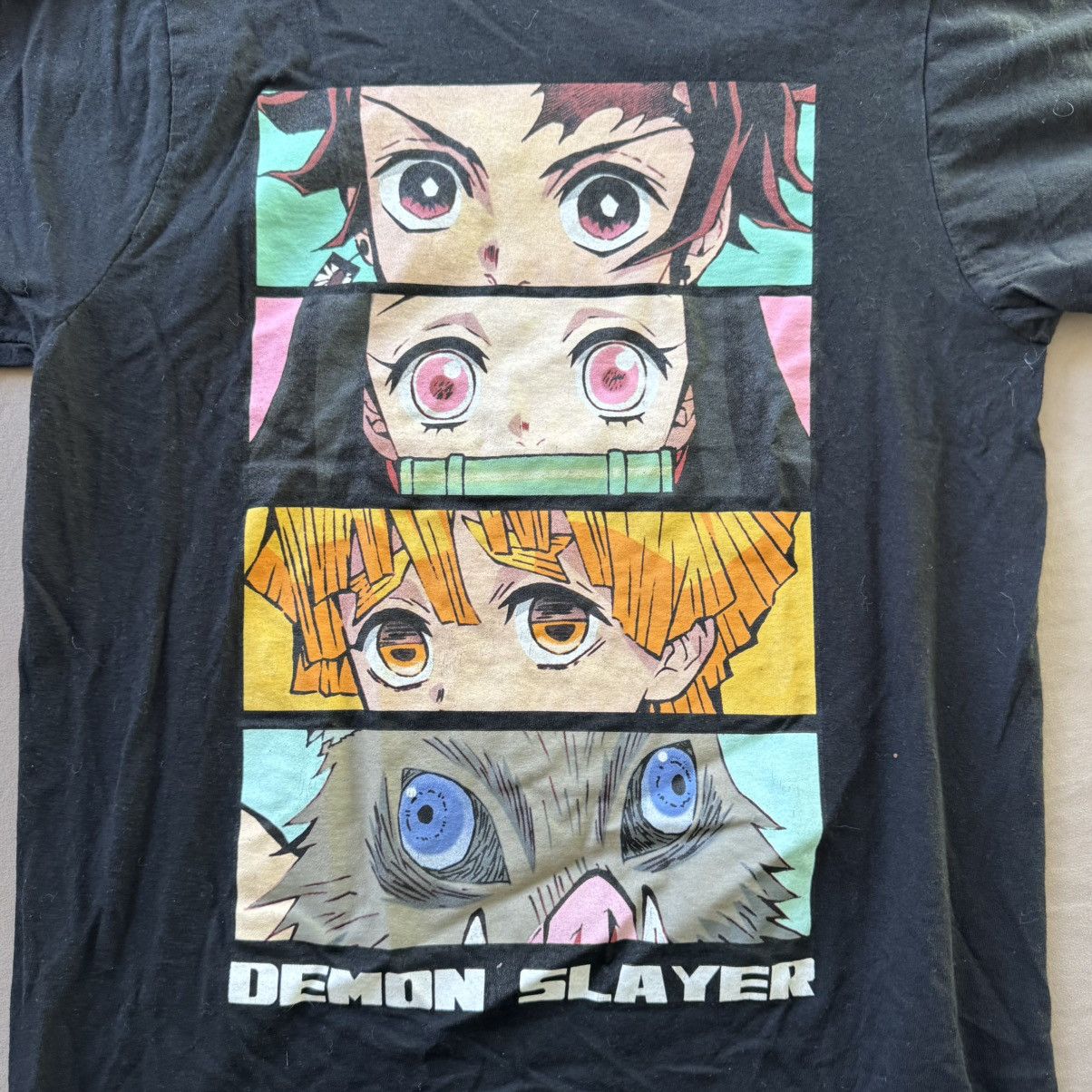 Hot Topic Demon Slayer Anime Manga Graphic Tee Size US S / EU 44-46 / 1 - 2 Thumbnail