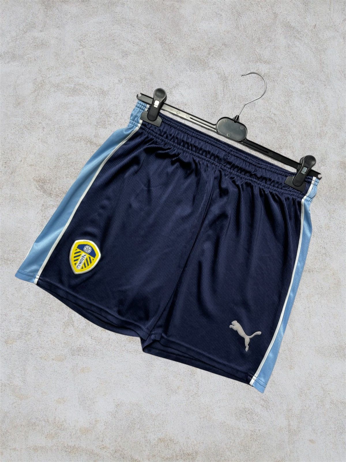 Puma Puma Leeds vintage soccer shorts size S 30 rare Size US 30 / EU 46 - 1 Thumbnail