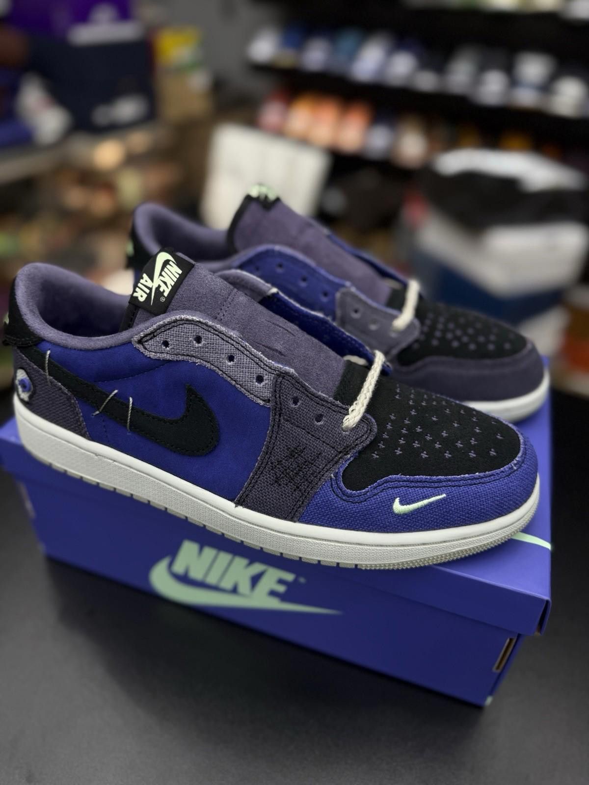 Jordan Brand 10 - Air Jordan 1 Low OG Zion Williamson Voodoo Alternate Size US 10 / EU 43 - 3 Thumbnail