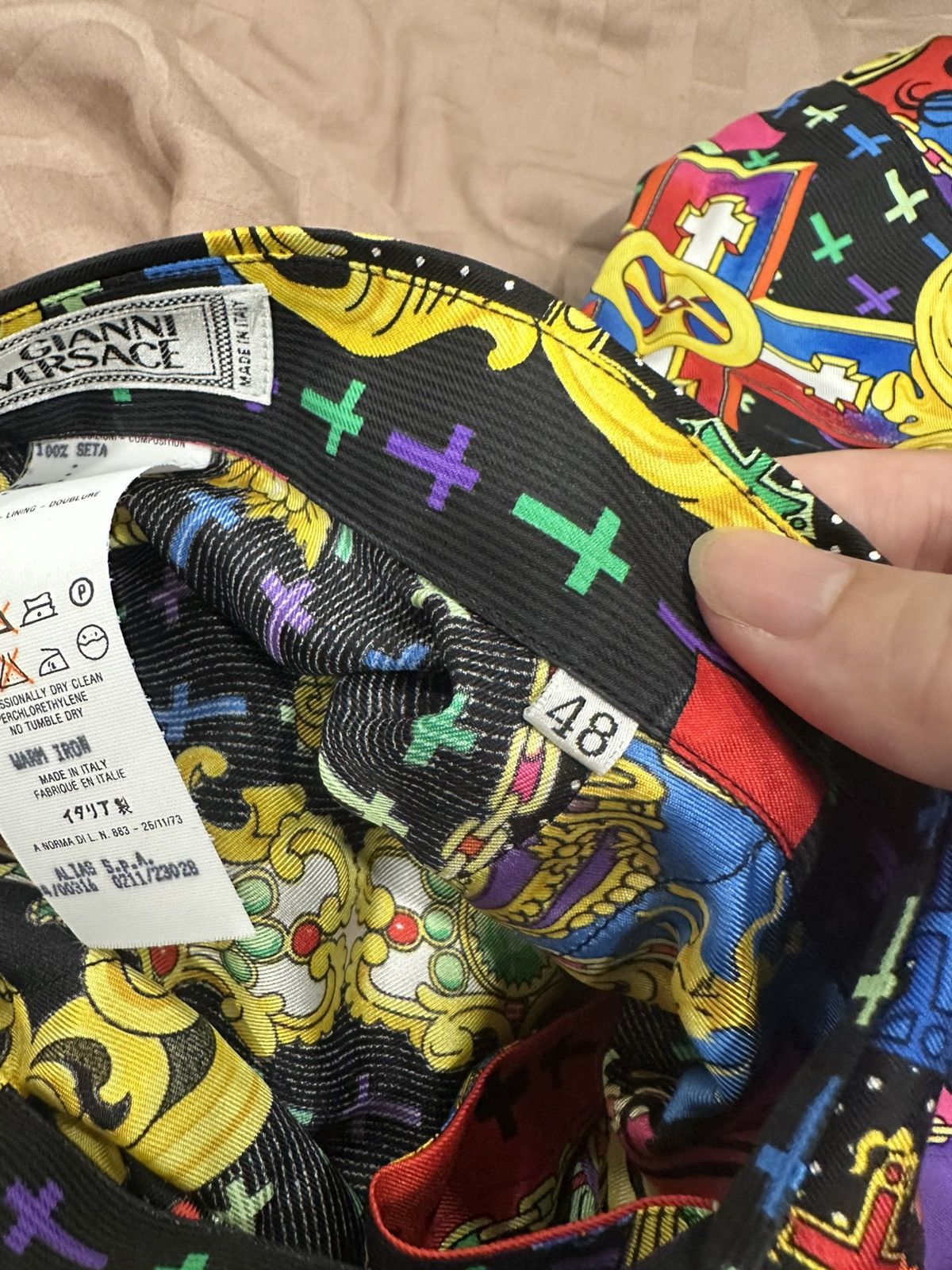 Versace Vintage Gianni Versace 1993 / 1994 crucifix silk shirt Size US M / EU 48-50 / 2 - 9 Thumbnail