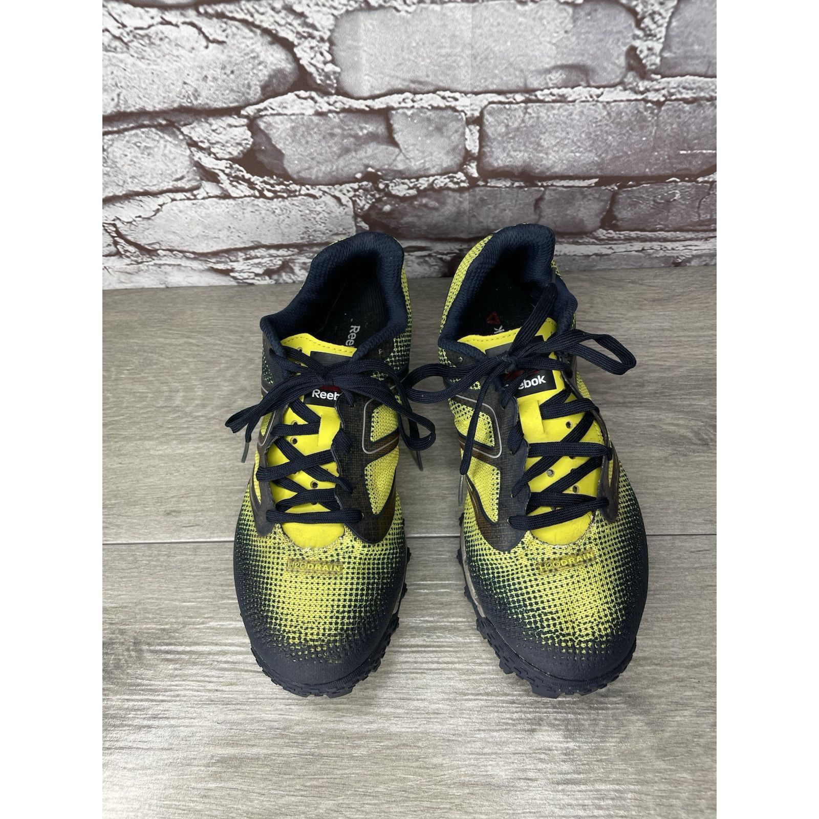 Reebok Reebok H20Drain DuraGrip FitFrame Black Neon Yellow Running Size US 7.5 / IT 37.5 - 10 Thumbnail