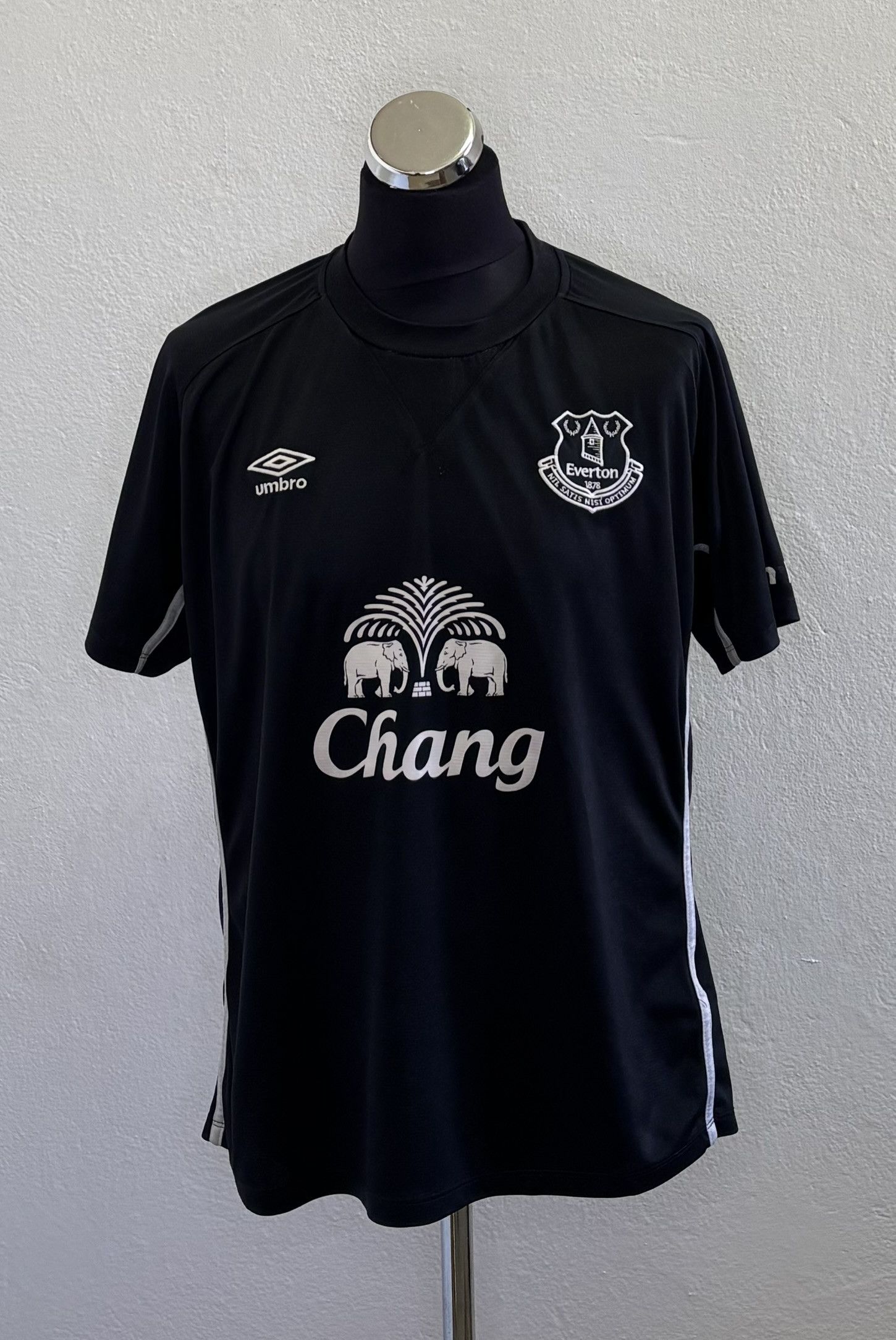 Umbro Everton FC 2014/2015 Umbro Football Jersey Size XL Size US XL / EU 56 / 4 - 1 Thumbnail