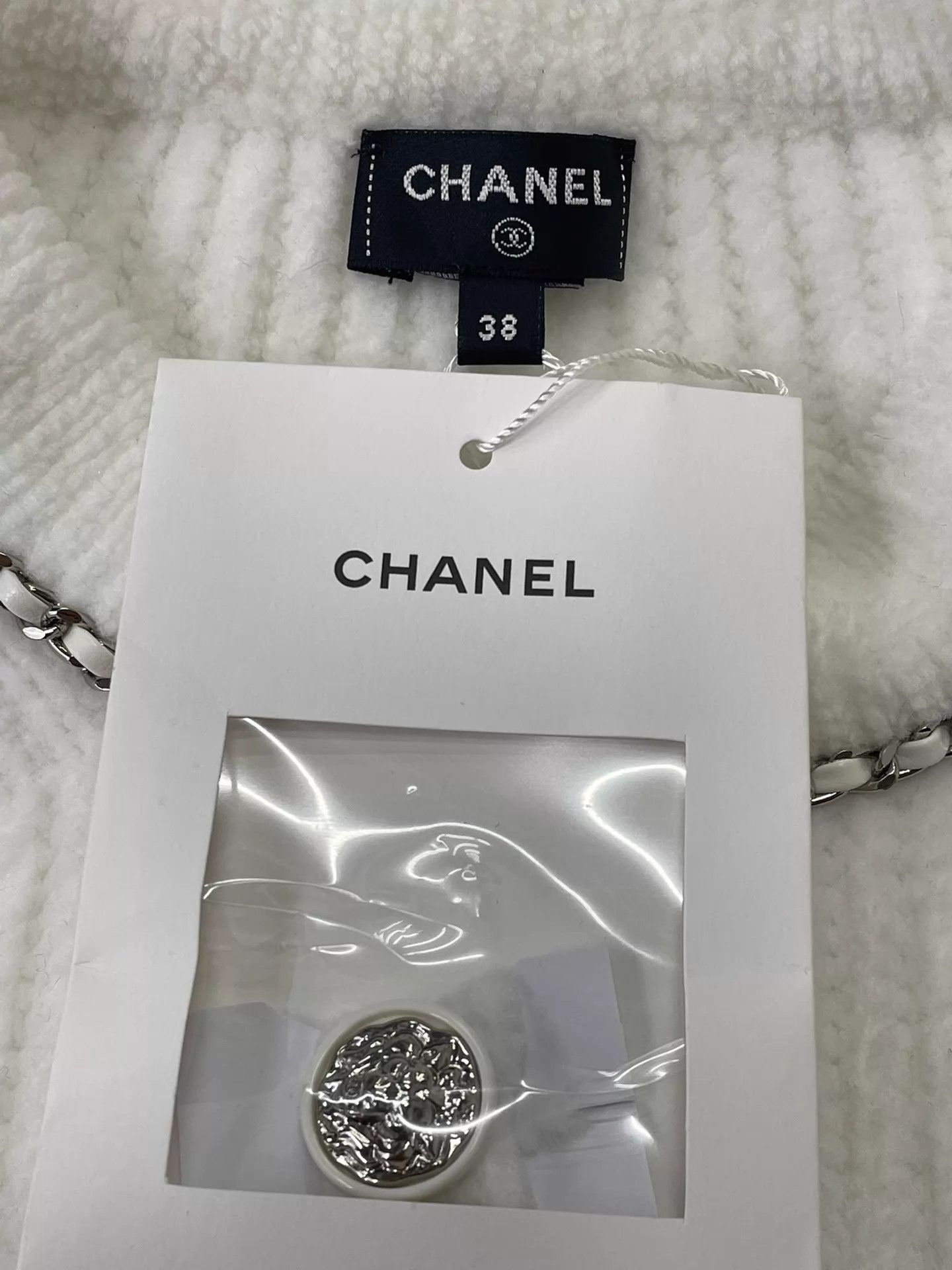 Chanel Chanel White Moonlight 4-Pocket Leather Chain Jacket 38 Size S / US 4 / IT 40 - 4 Thumbnail