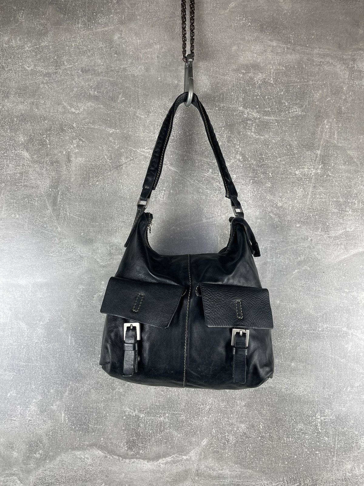 Vintage Avant Garde Vintage Coccinelle Leather Shoulder Bag Black Size ONE SIZE - 1 Thumbnail
