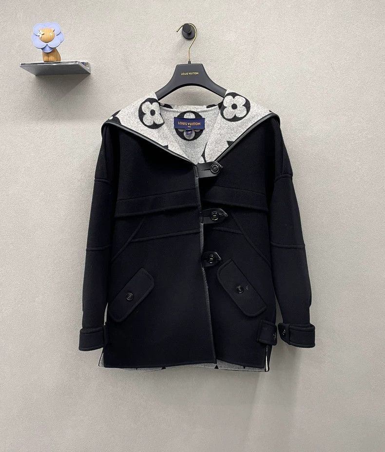 Louis Vuitton Black Hooded Short Coat with Logo - dmc Size US L / EU 52-54 / 3 - 1 Thumbnail