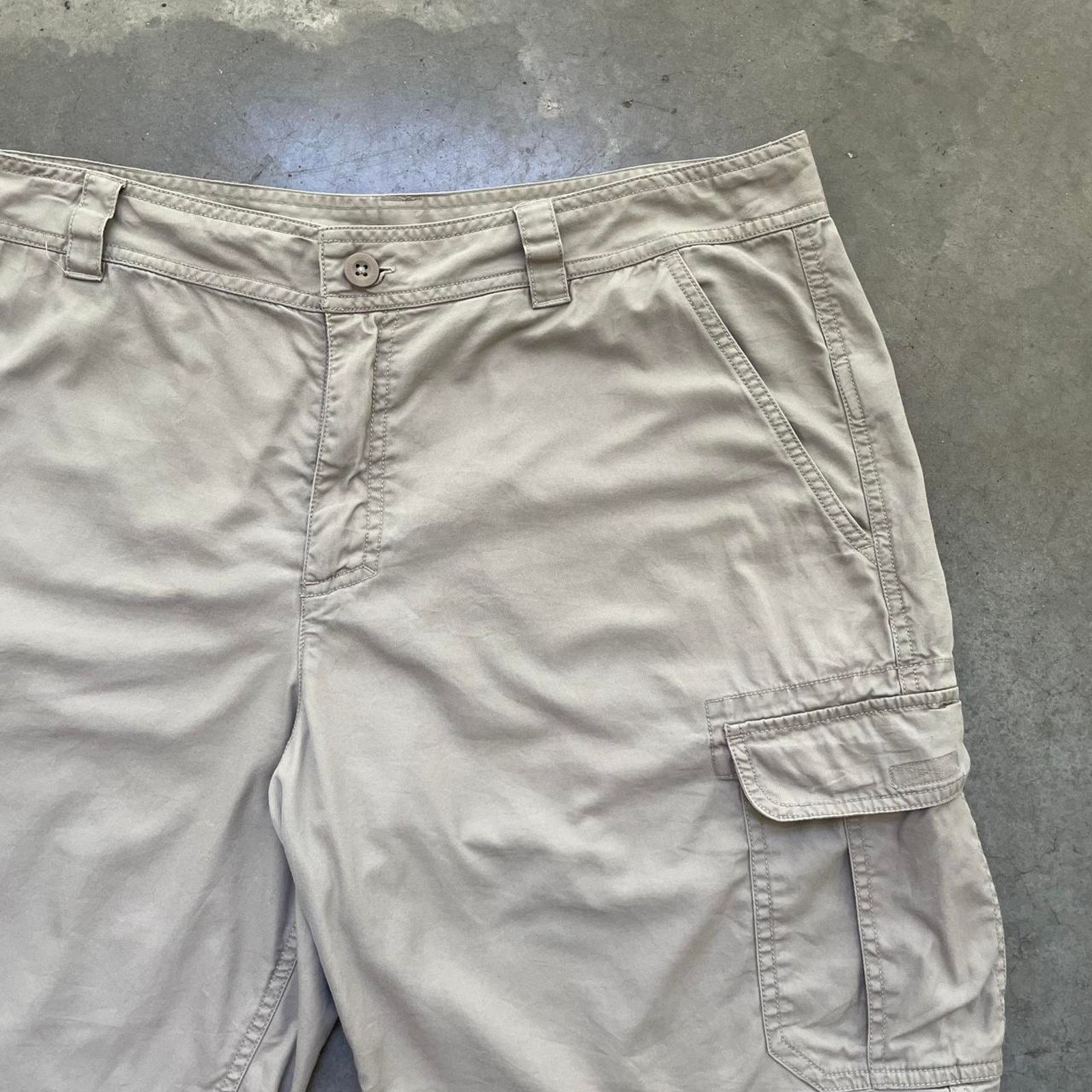 The North Face The North Face Khaki Cargo Shorts Size US 37 - 3 Thumbnail
