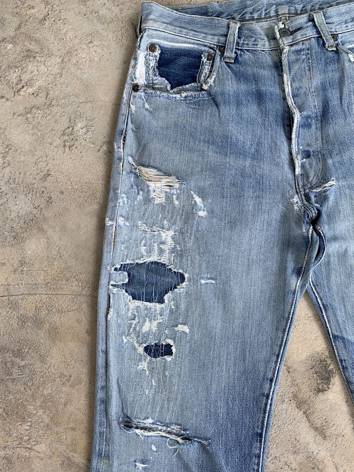 Levi's × Vintage Vintage Levis 501XX 555 Big E Selvedge Distressed Denim Size US 30 / EU 46 - 5 Thumbnail