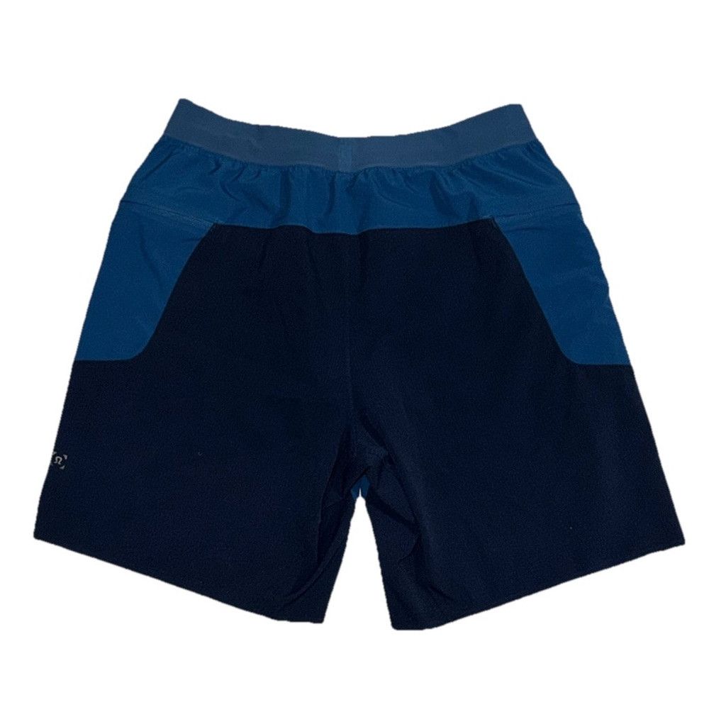 Lululemon Lululemon Namaste At The Beach Short 8” Size M True Navy Size US 30 / EU 46 - 1 Thumbnail