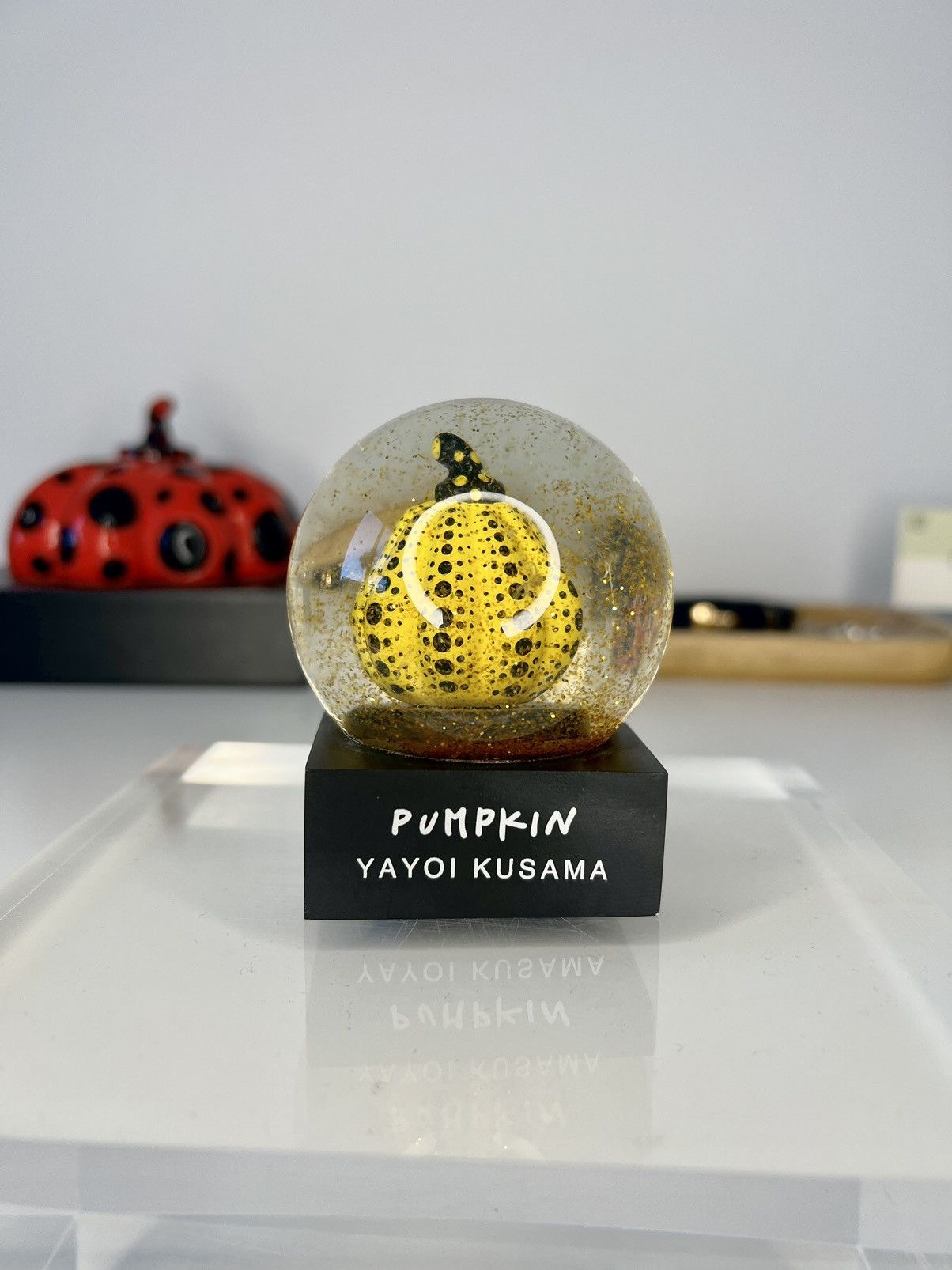 Yayoi Kusama Yayoi kusama pumpkin snow globe Moma DESIGN store Size ONE SIZE - 1 Thumbnail